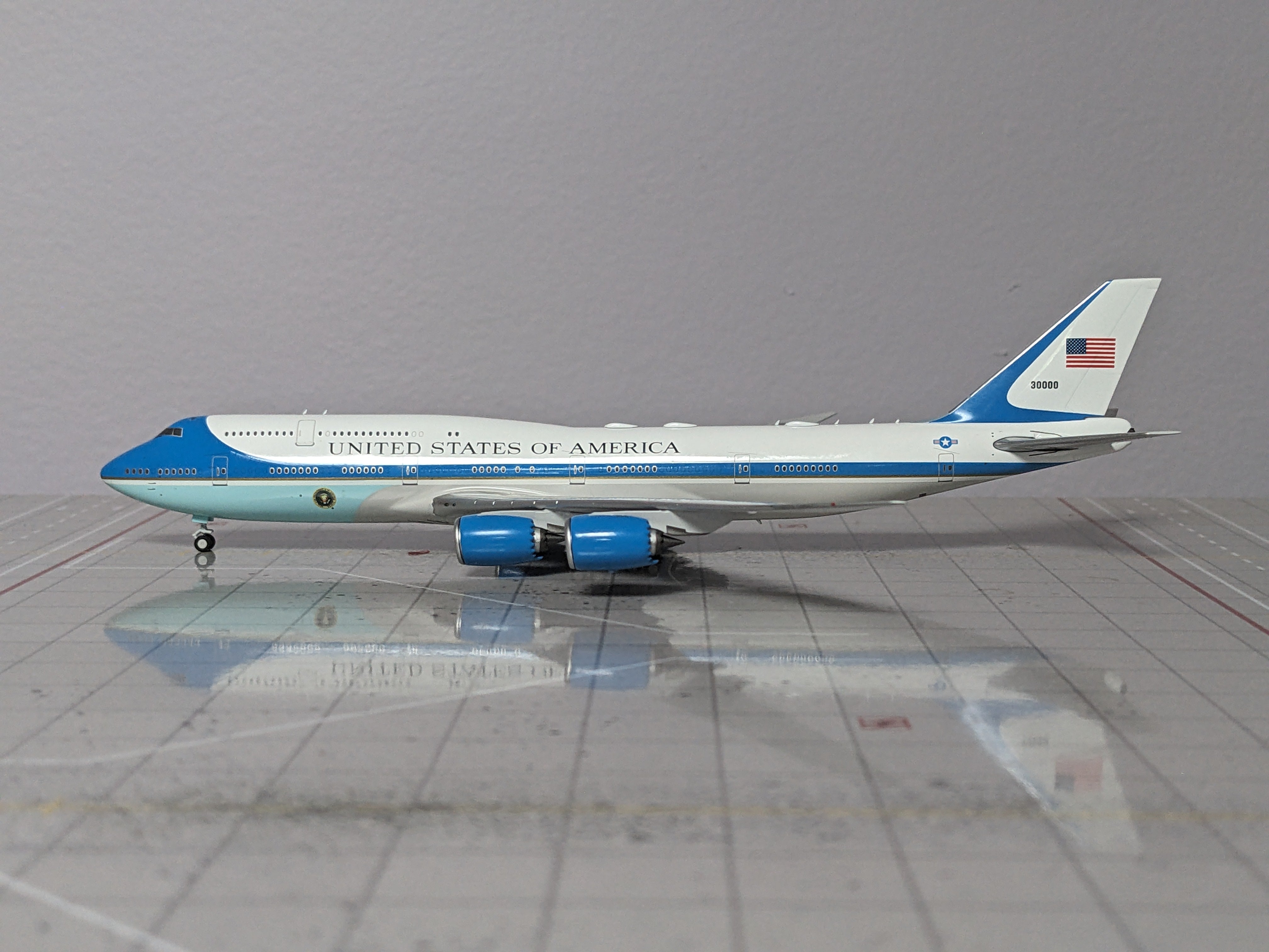 1:400 NG AIR FORCE ONE B747-8 BBJ 3000