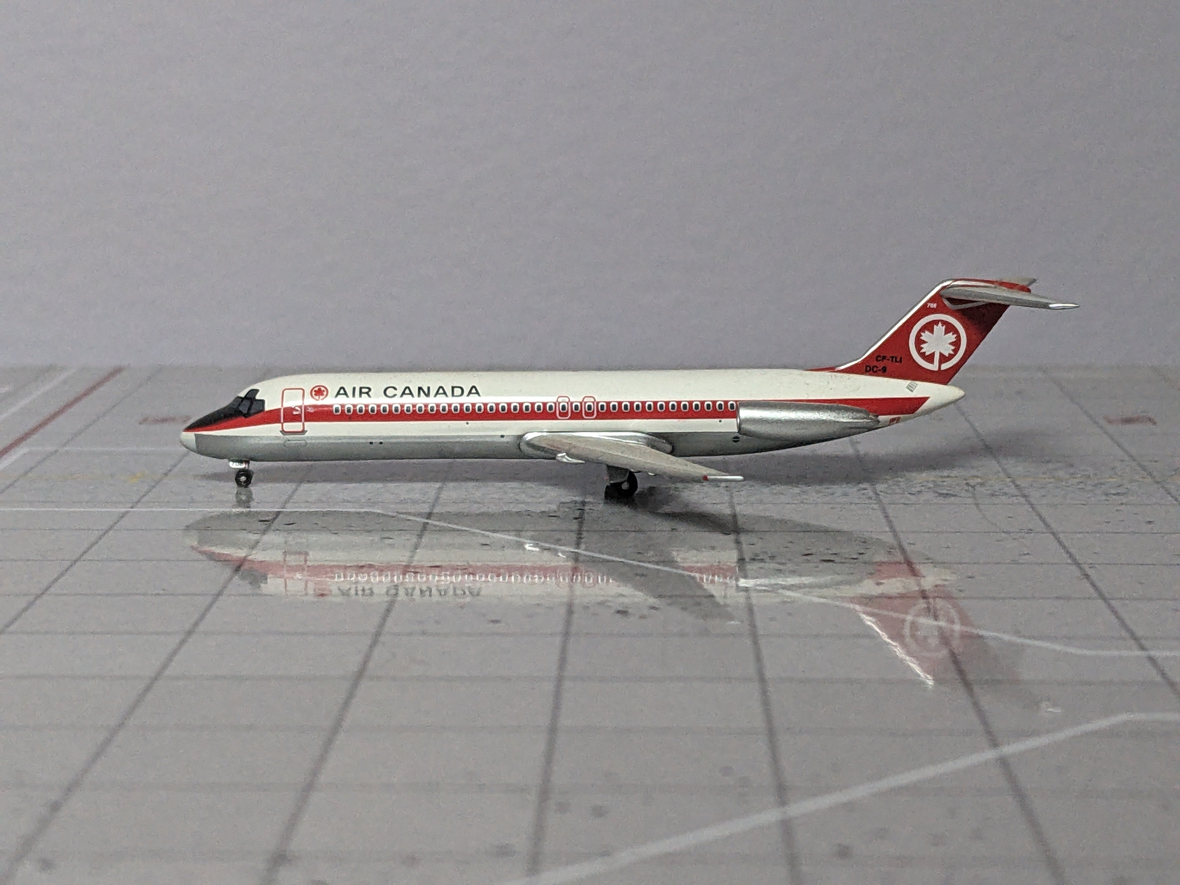 1:400 AEROCLASSICS AIR CANADA DC-9-32 CF-TLI