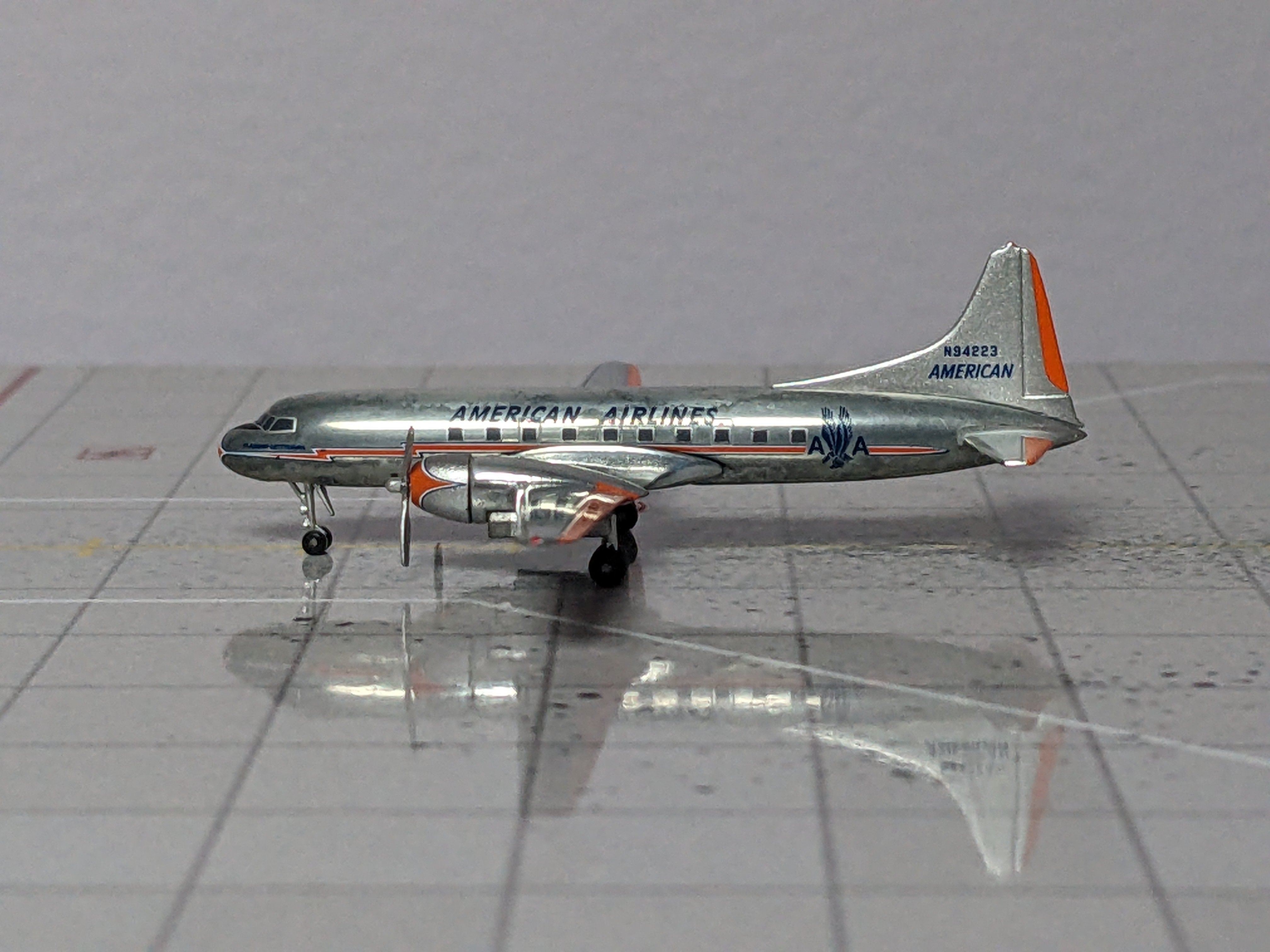 1:400 AEROCLASSICS AMERICAN CV-240 N94223