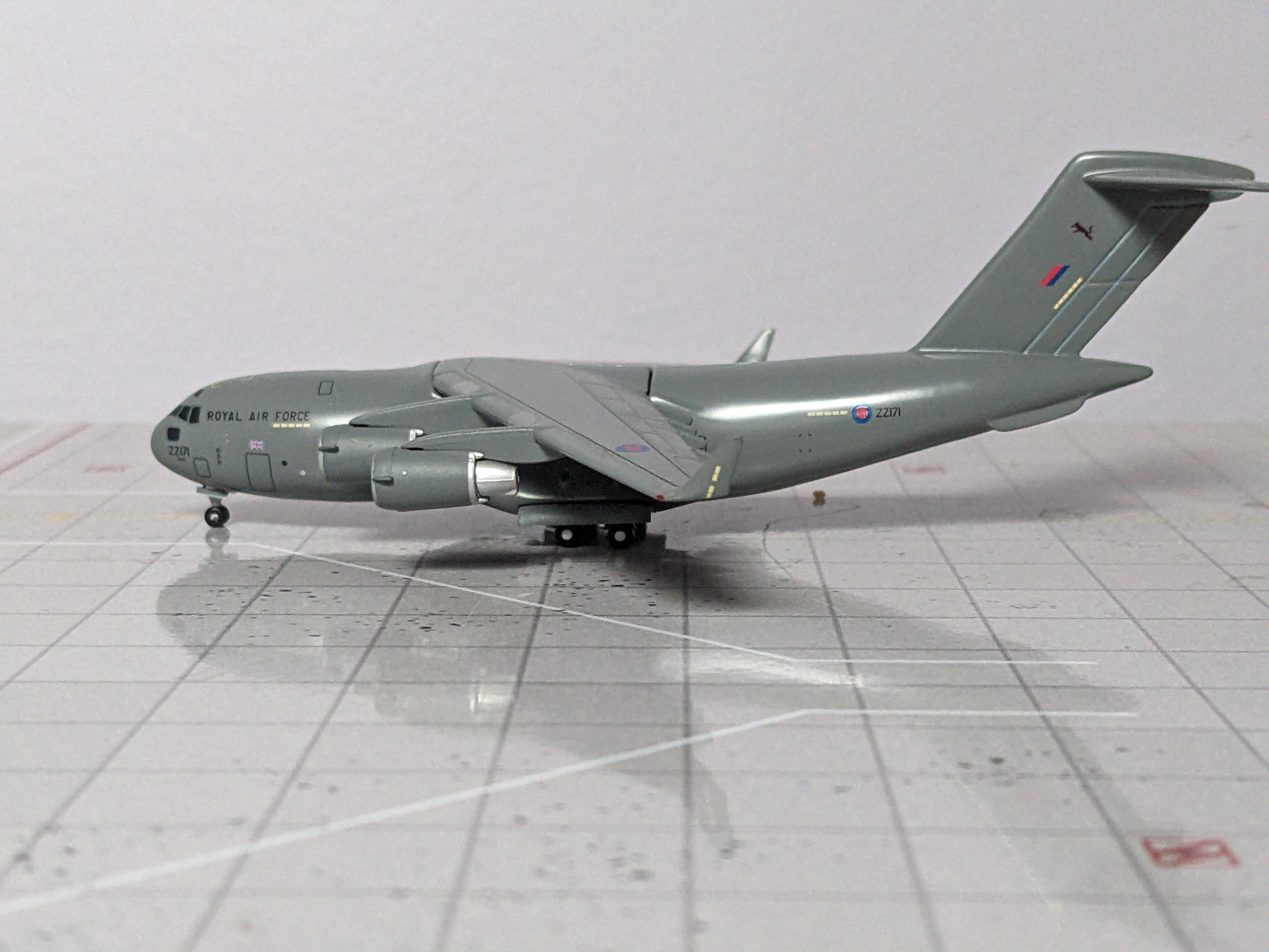 1:400 GEMINI RAF C-17 ZZ171