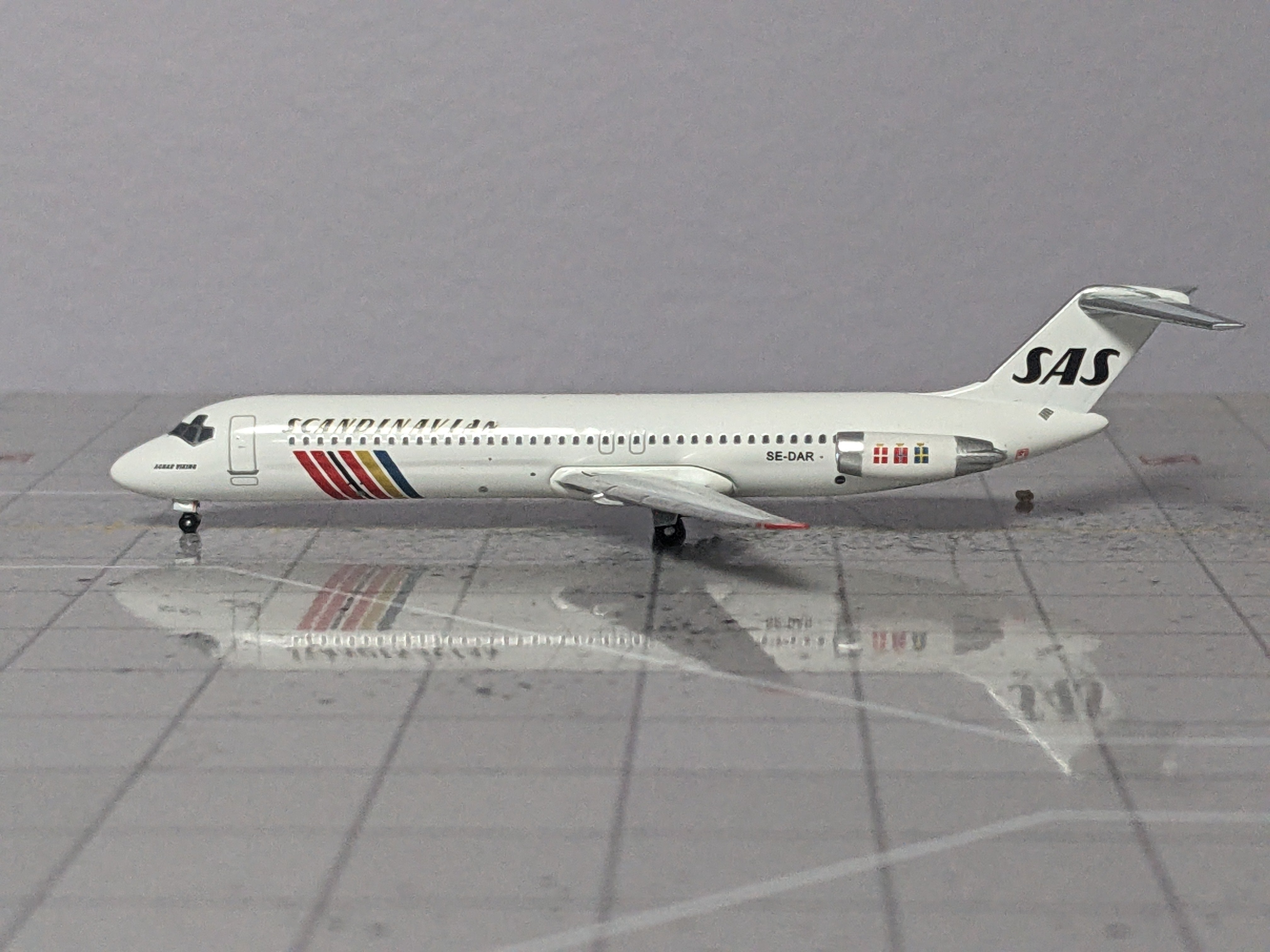 1:400 AEROCLASSICS SAS DC-9-32 SE-DAR