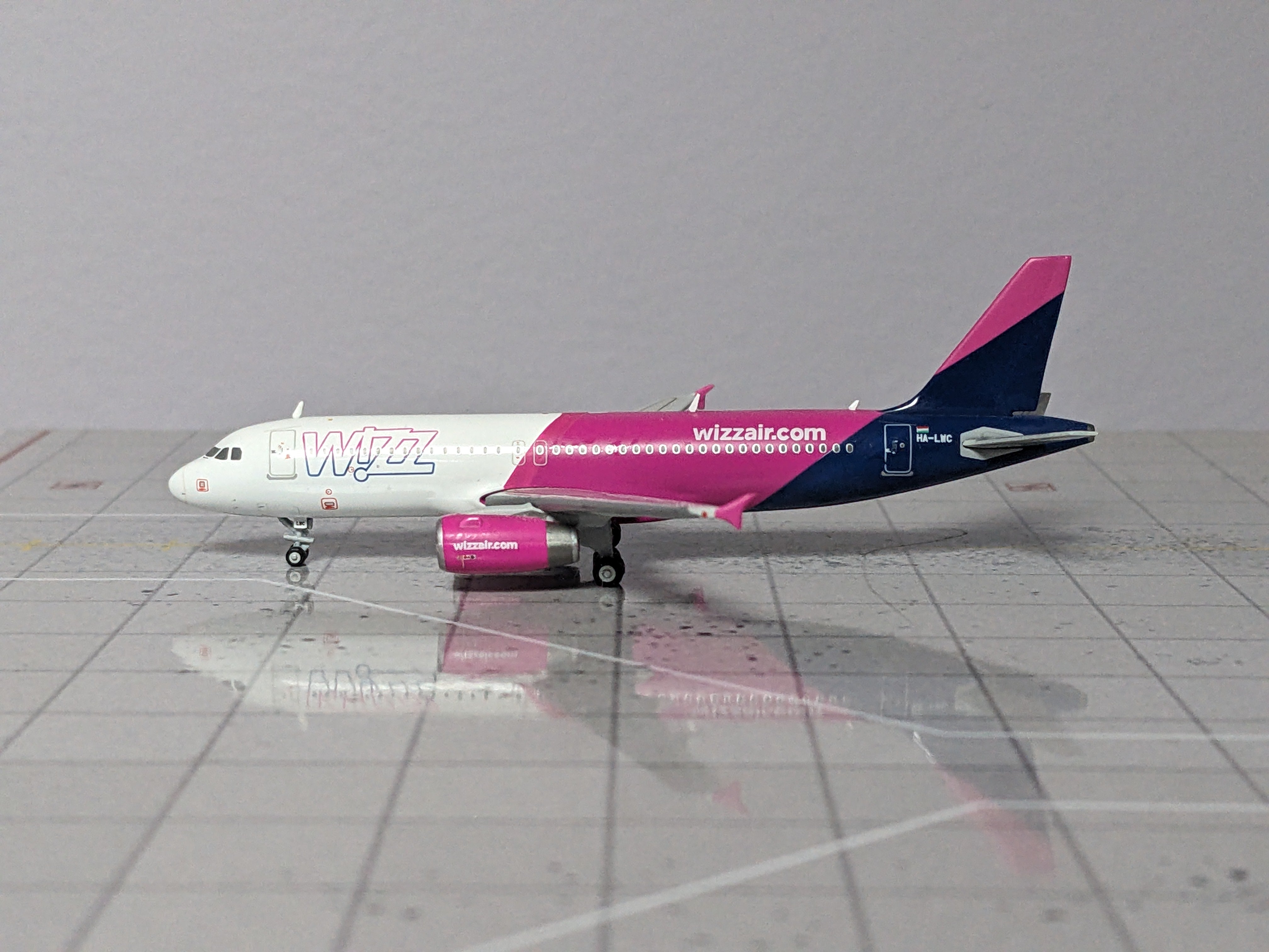 1:400 GEMINI WIZZ AIR A320 HA-LWC