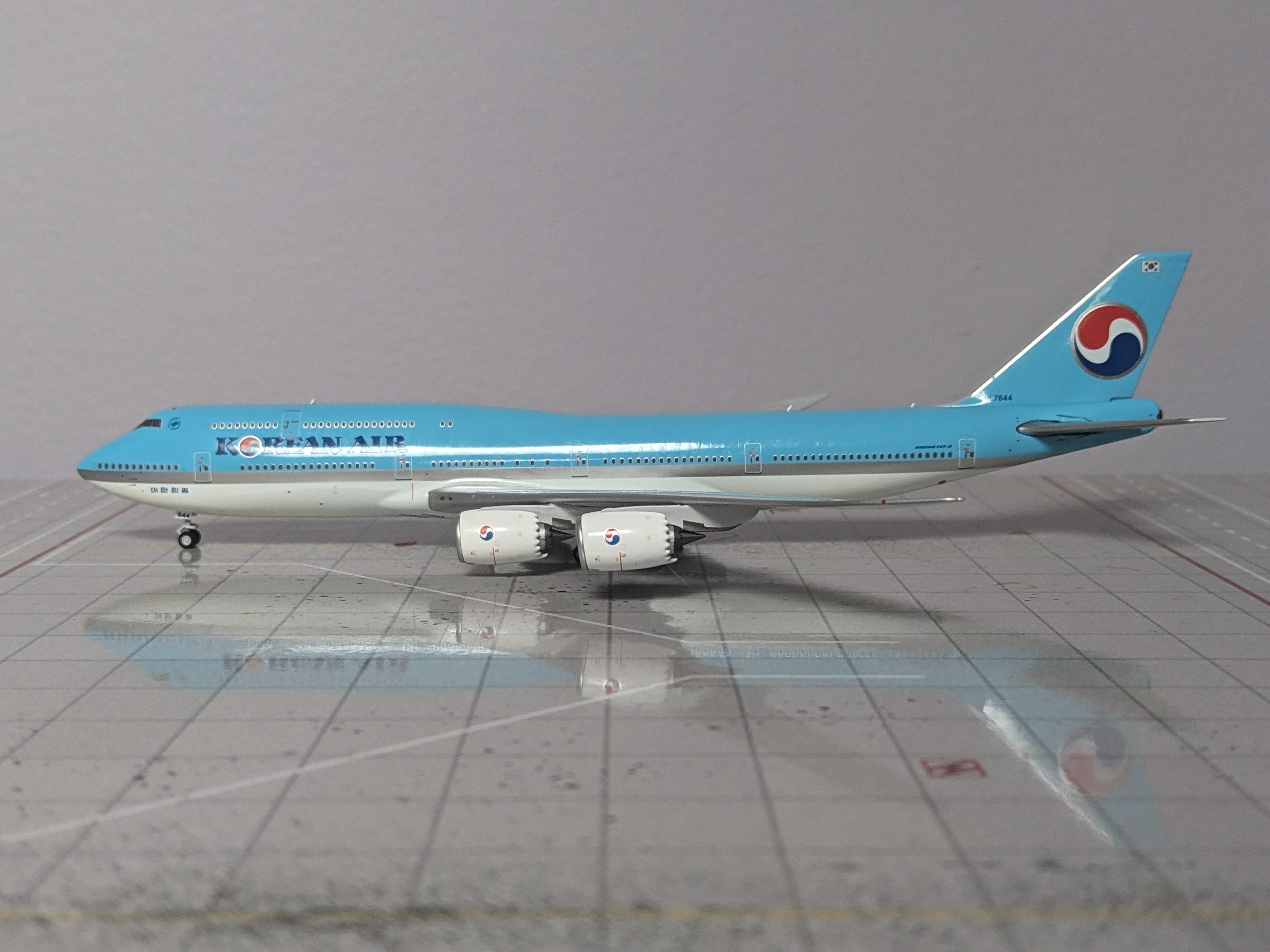 1:400 NG KOREAN B747-8 HL7644
