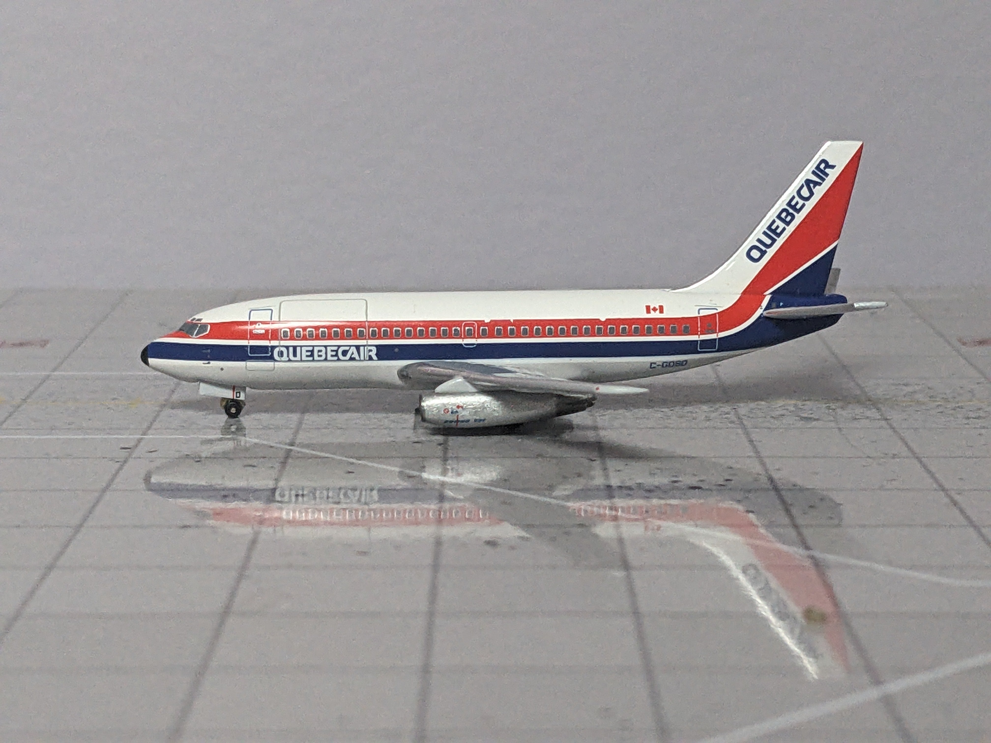 1:400 AEROCLASSICS QUEBECAIR B737-210C C-GQBD