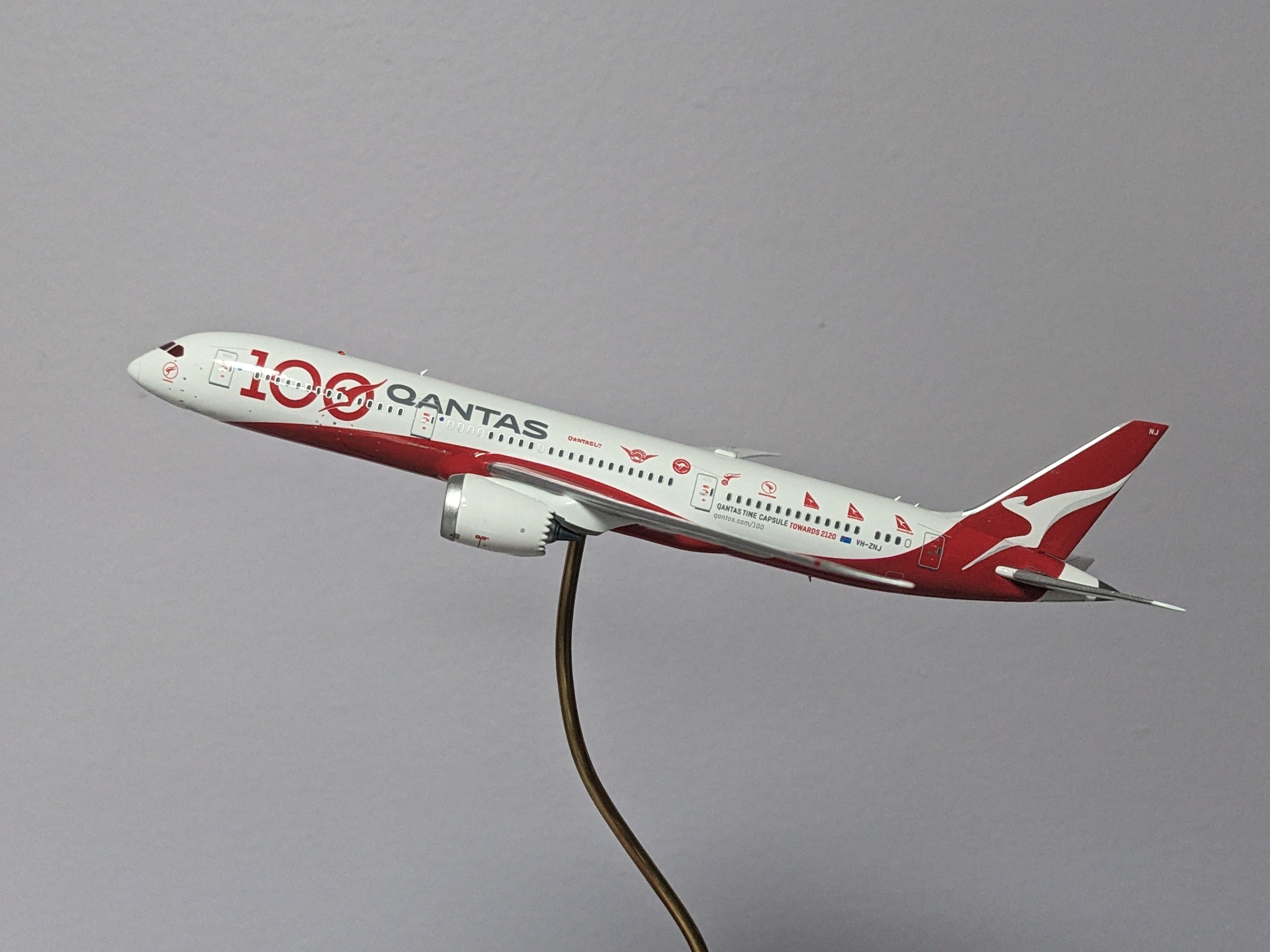 1:400 AV400 QANTAS B787-9 VH-ZNJ 100