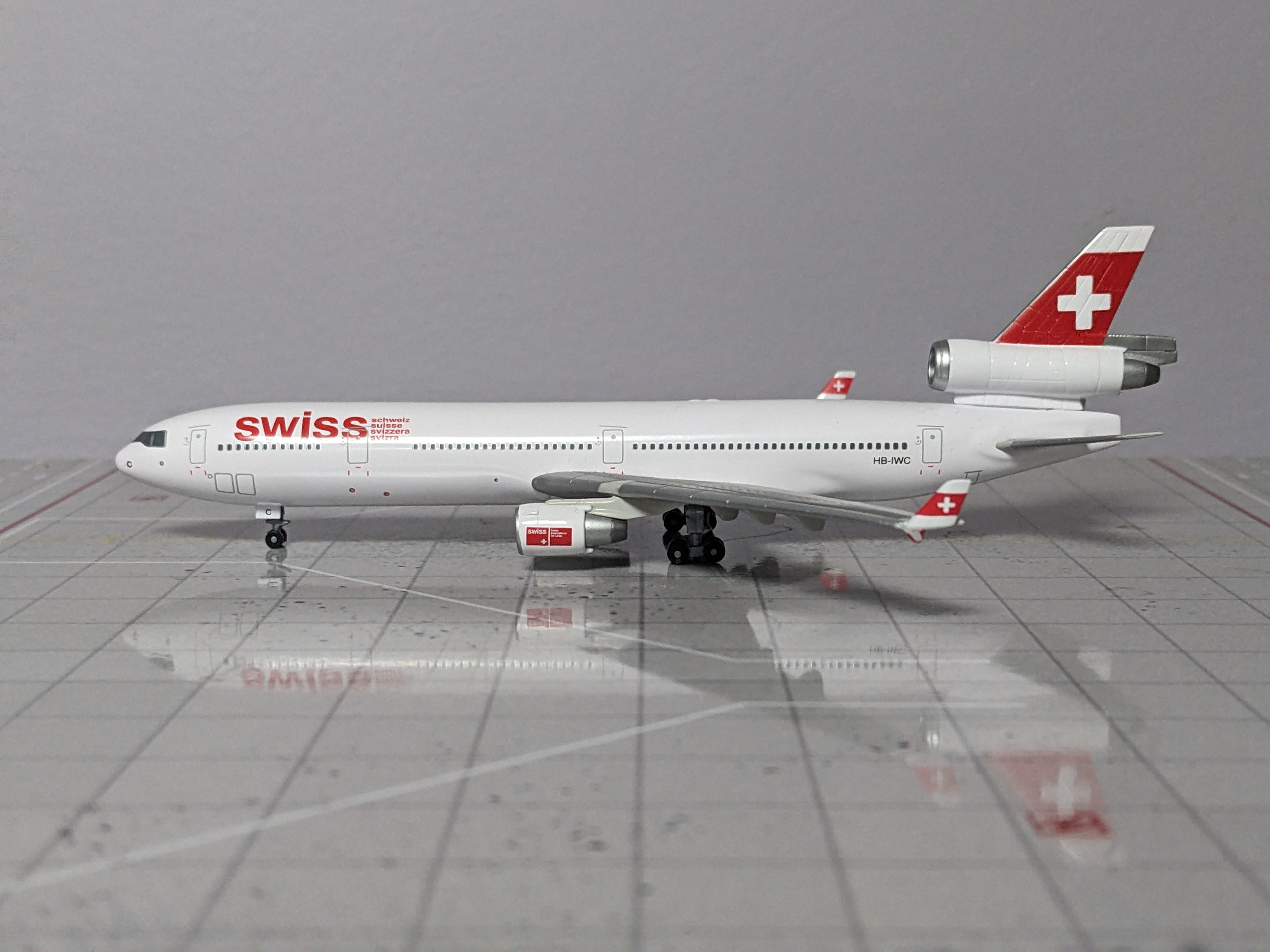 1:400 DRAGON SWISS MD-11 HB-IWC