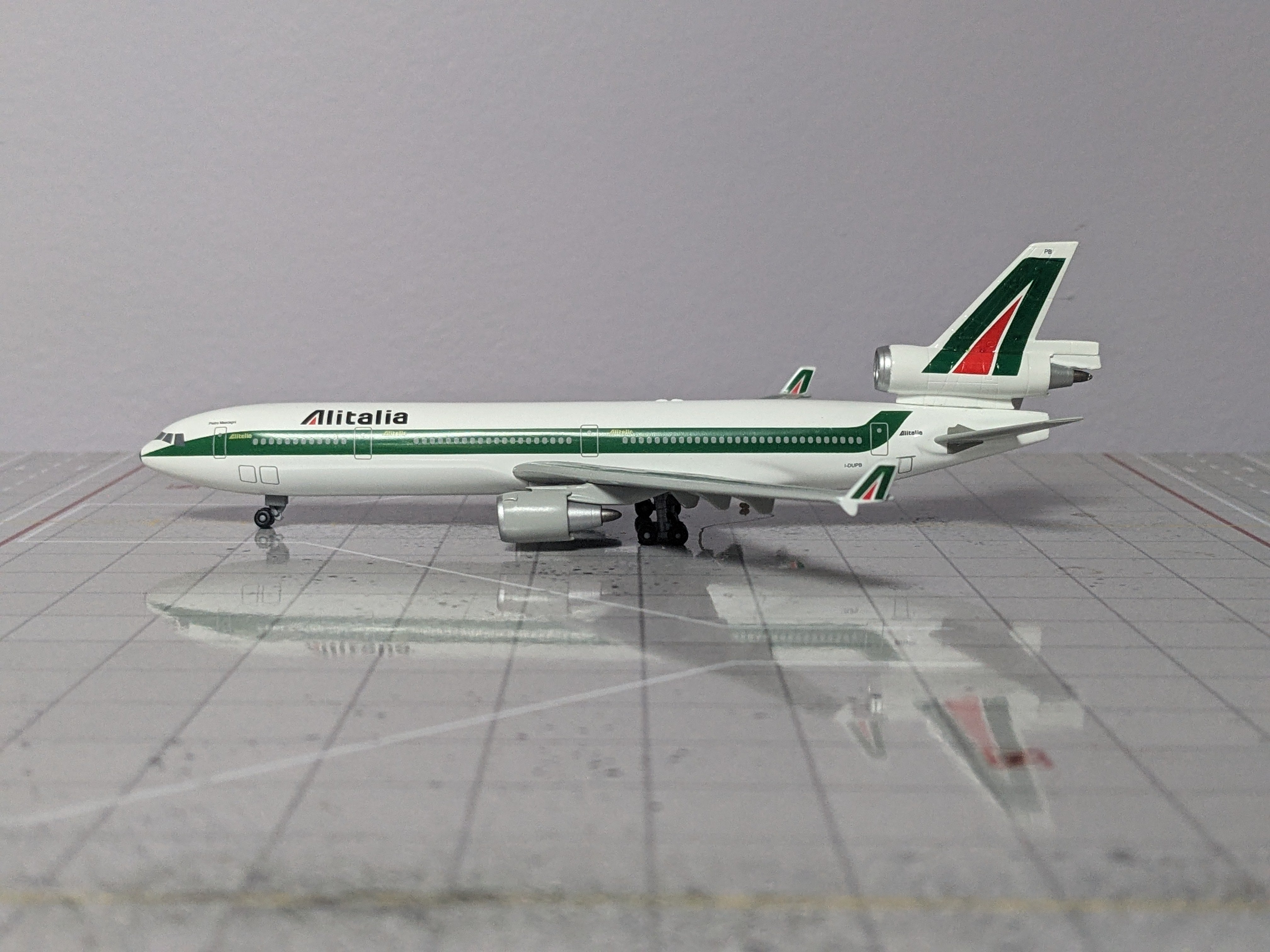 1:400 DRAGON ALITALIA MD-11 I-DUPB