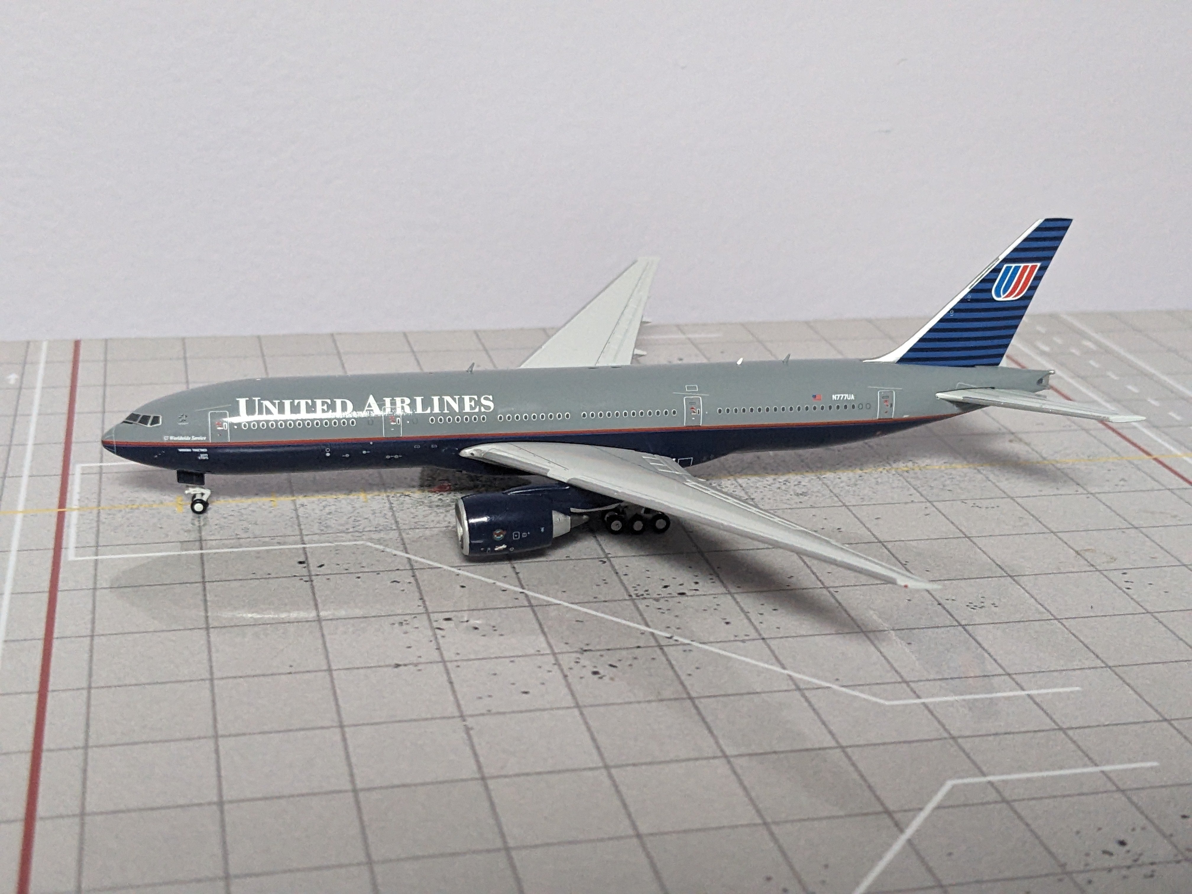 1:400 JC UNITED B777-200 N777UA "BATTLESHIP GREY"