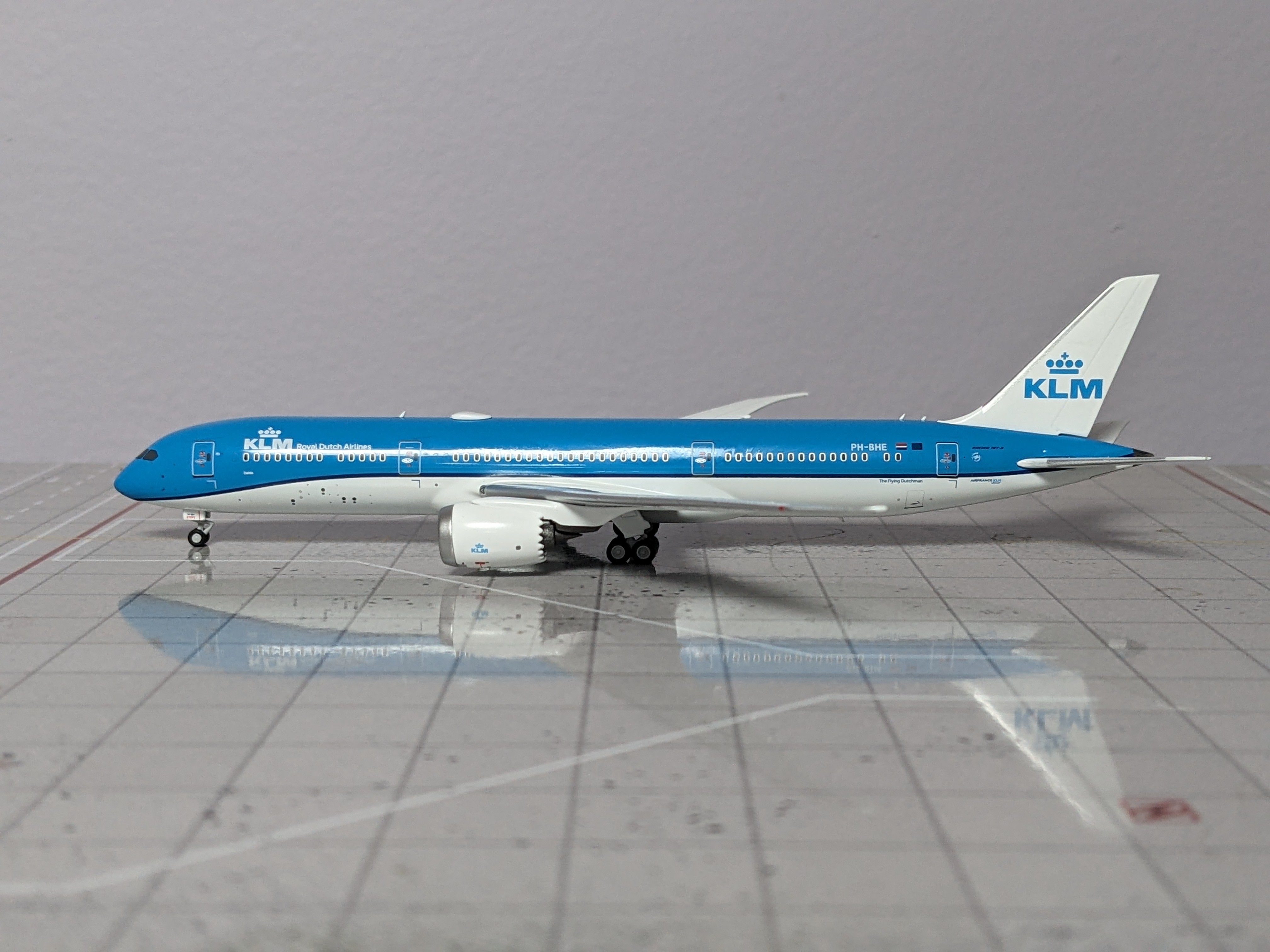 1:400 NG KLM B797-9