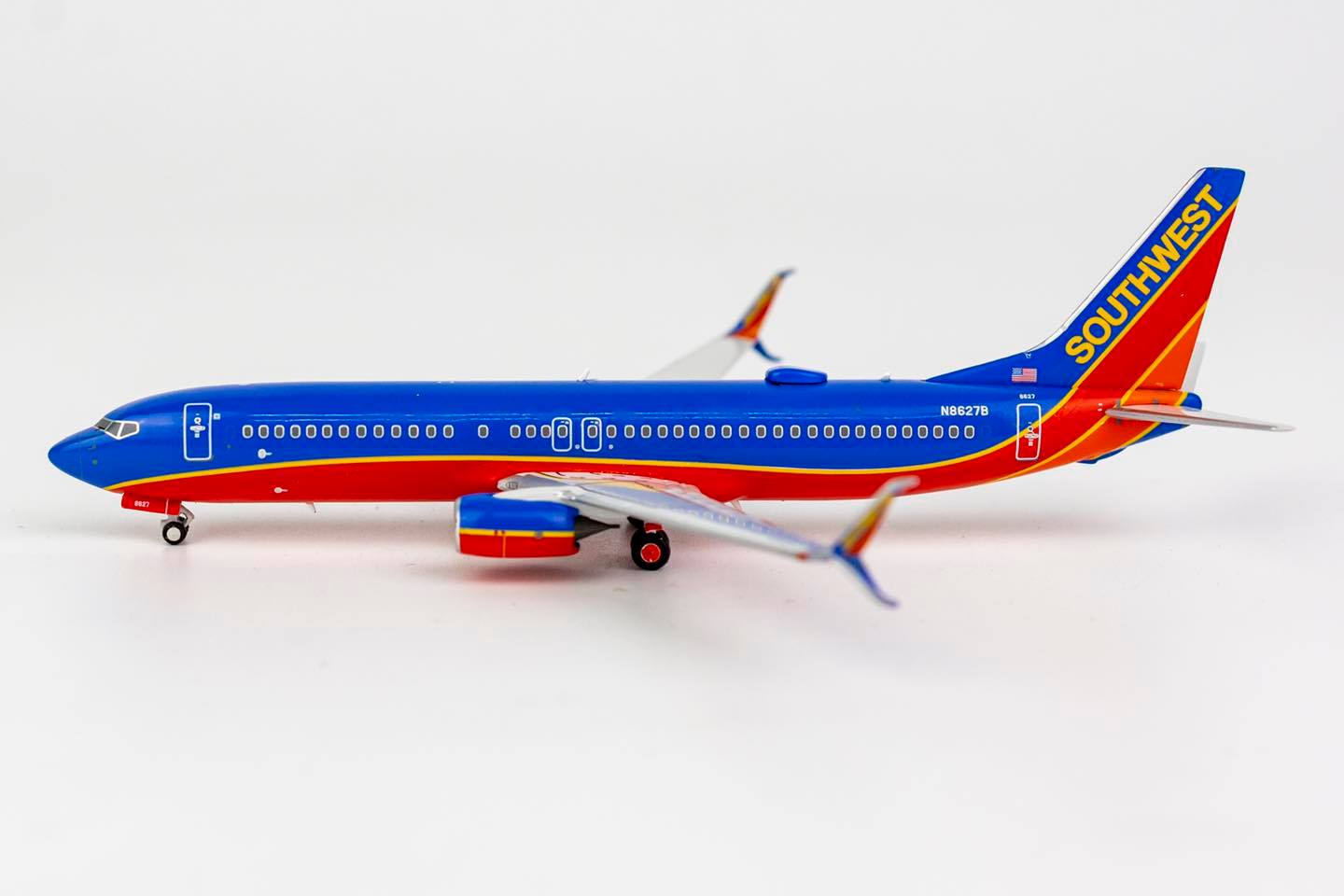 1:400 NG SOUTHWEST B737-800/w N8627B Canyon Blue, scimitar winglets
