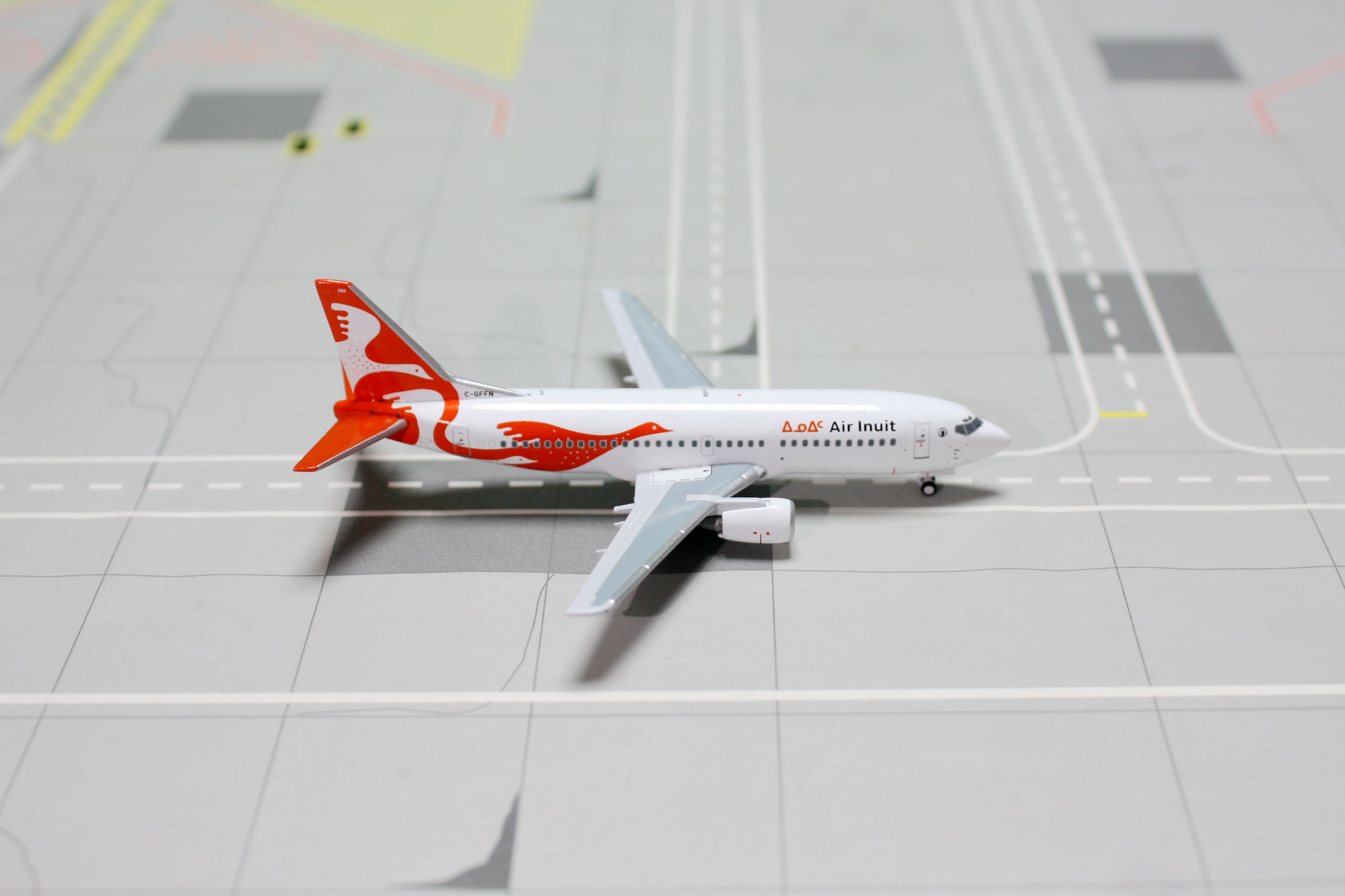 1:400 PANDA AIR INUIT B737-300 C-GFFN