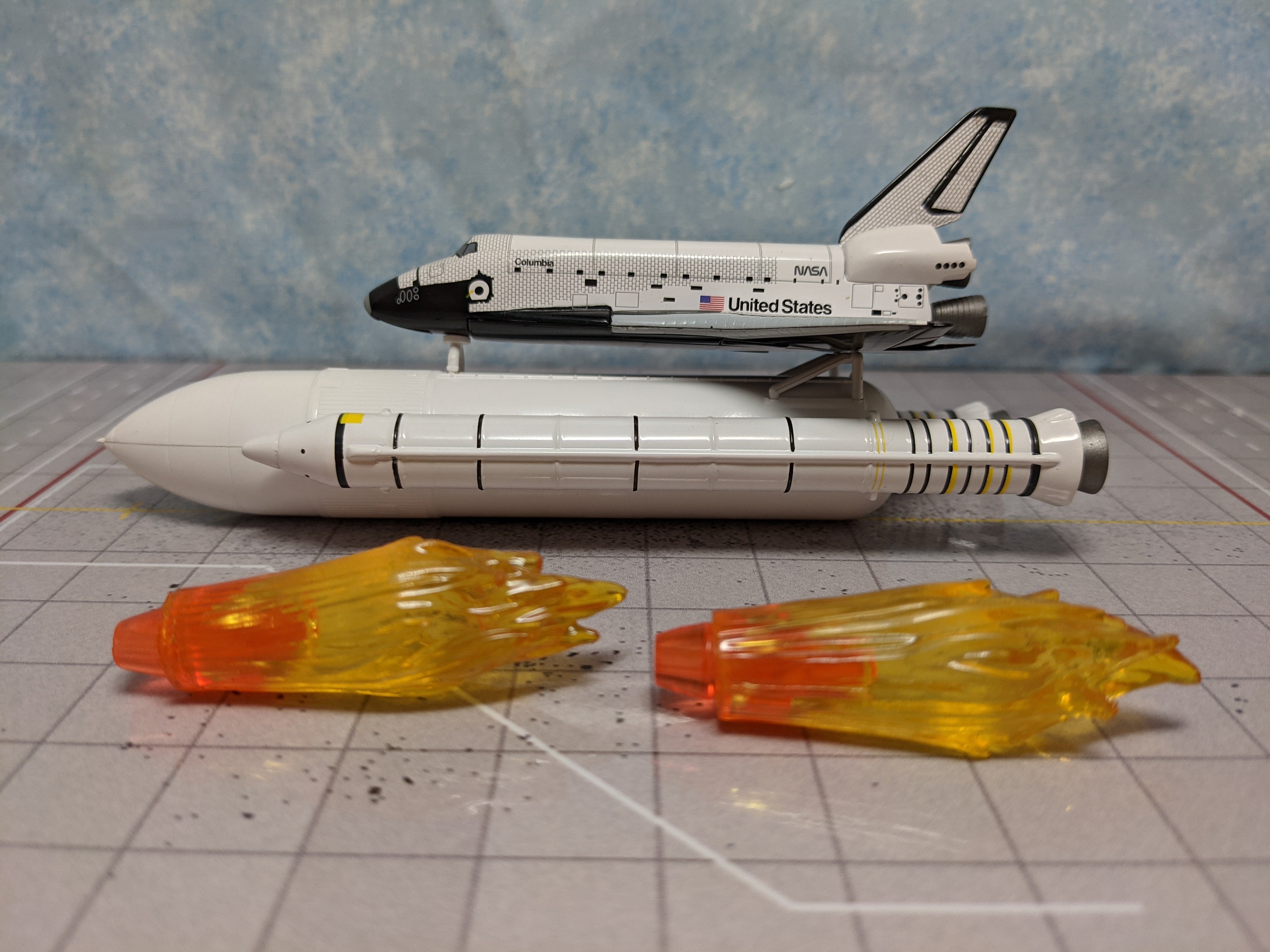 1:400 DRAGON NASA SPACE SHUTTLE COLUMBIA OV-102