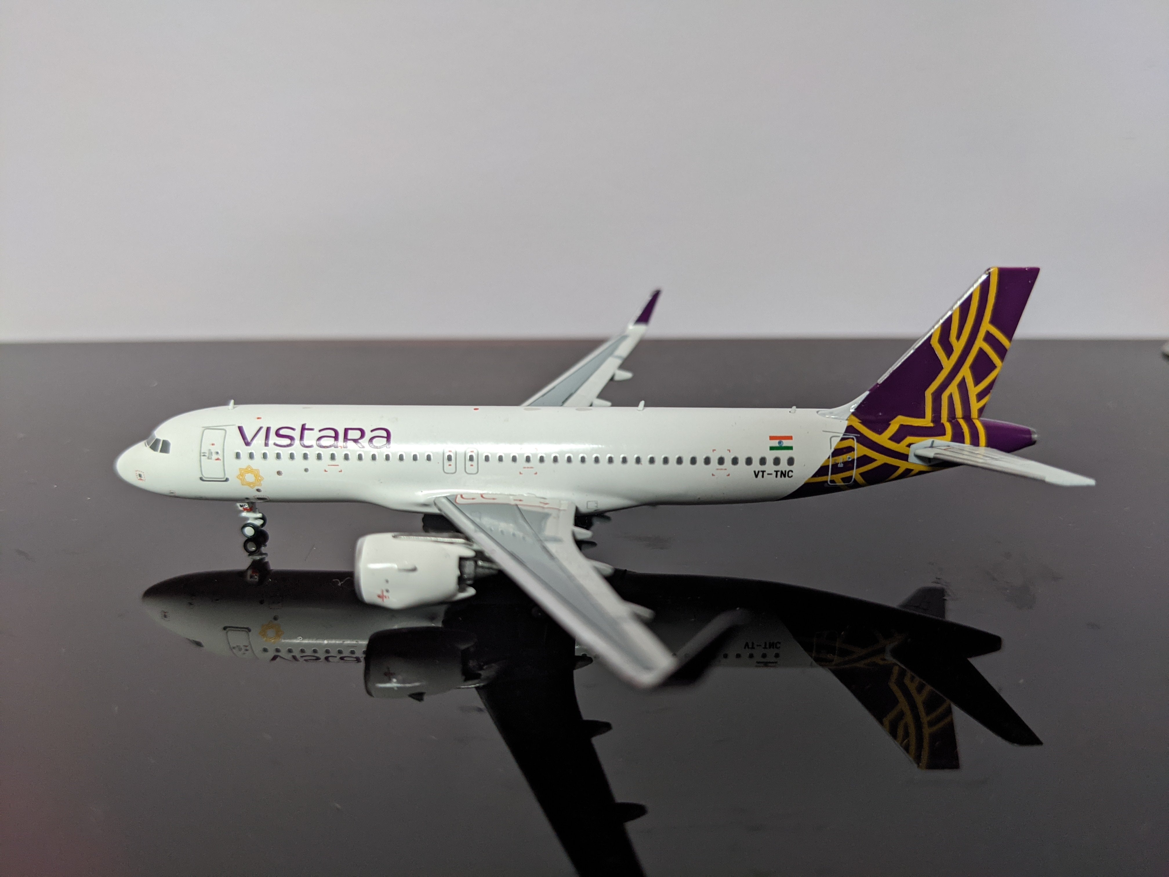 1:400 PANDA VISTARA A320neo VT-TNC
