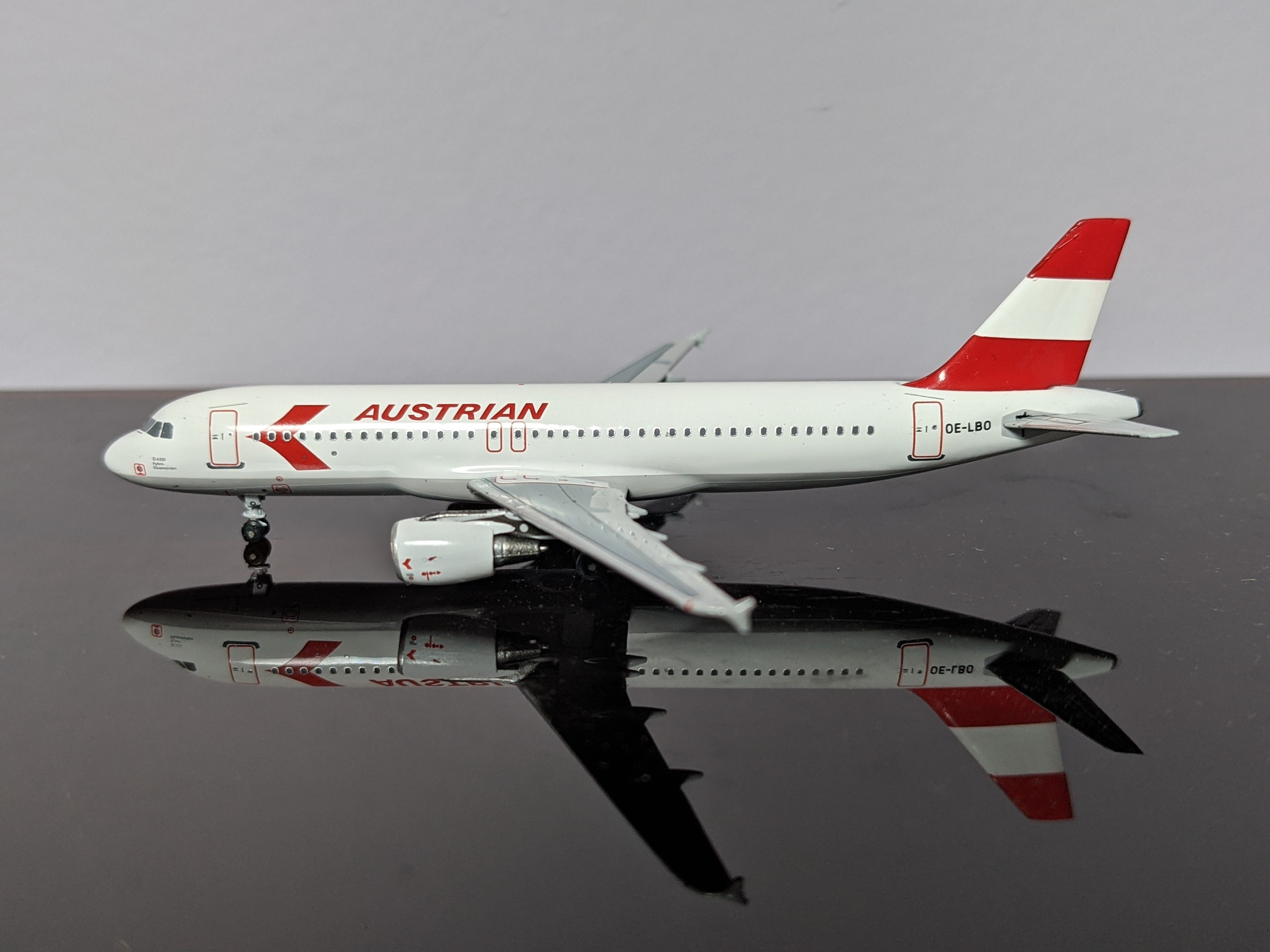 1:400 AEROCLASSICS AUSTRIAN A320 OE-LBO "RETRO"
