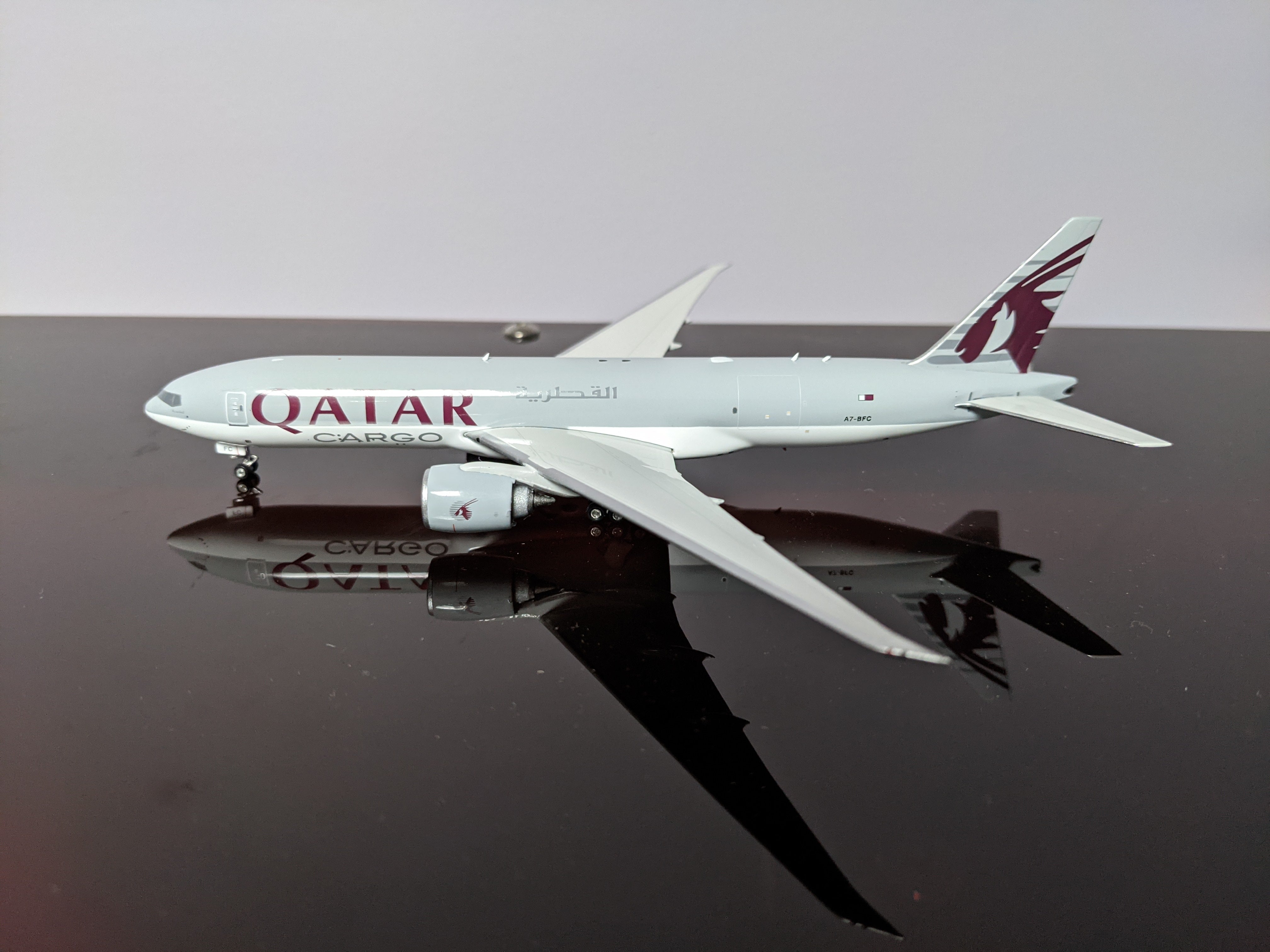 1:400 PHOENIX QATAR CARGO B777F A7-BFC