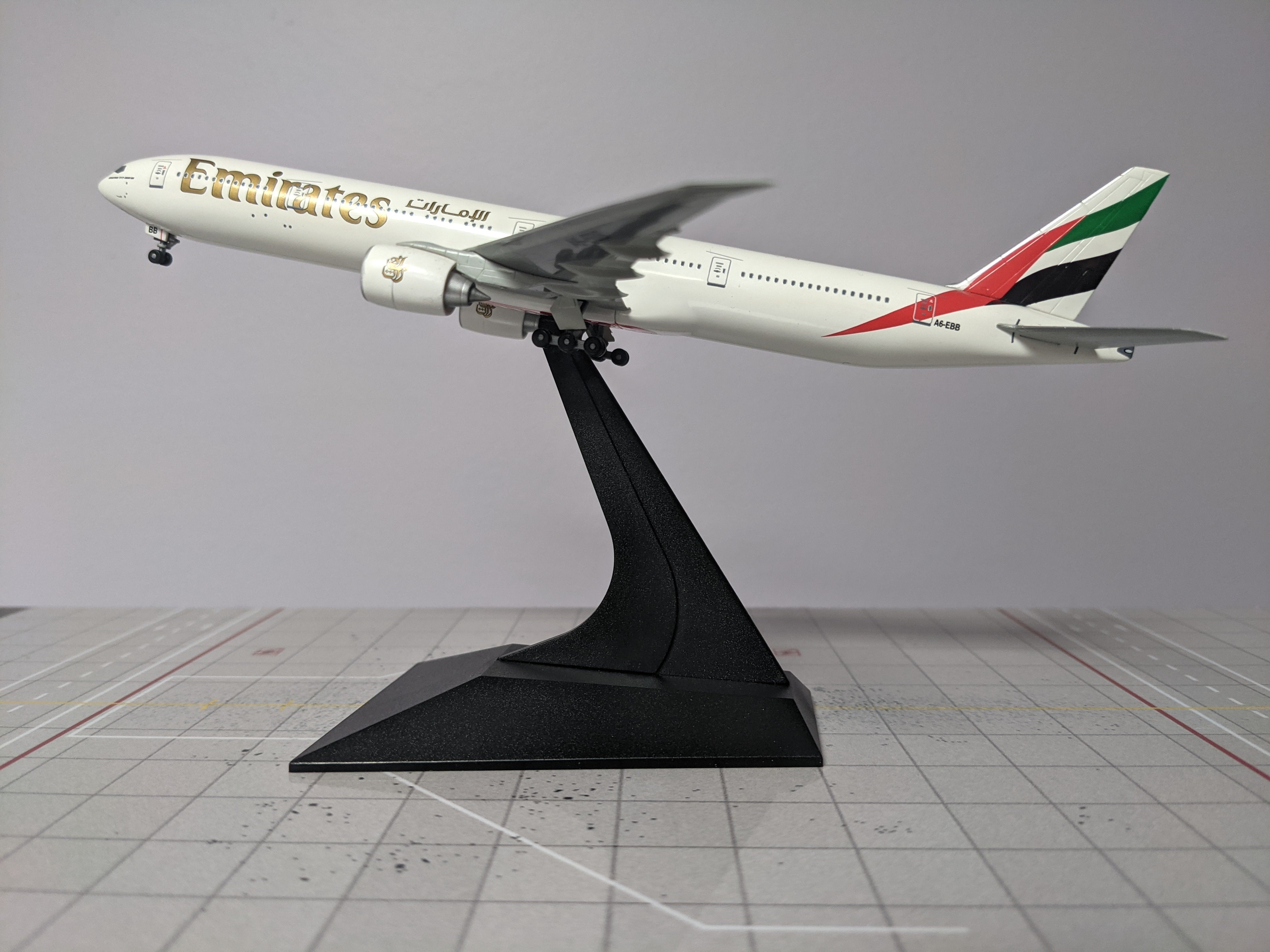 1:400 PLASTIC STAND DRAGON