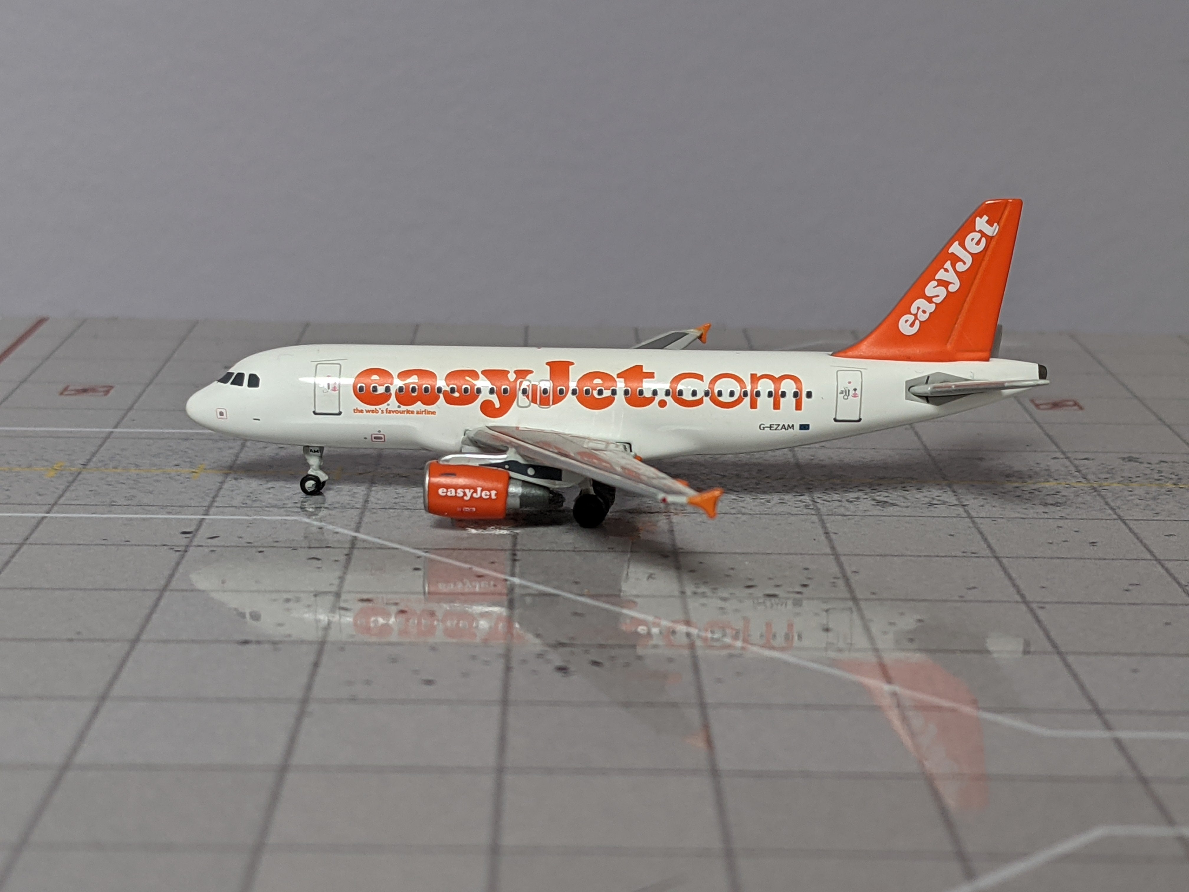 1:400 GEMINI EASYJET A319 G-EZAM