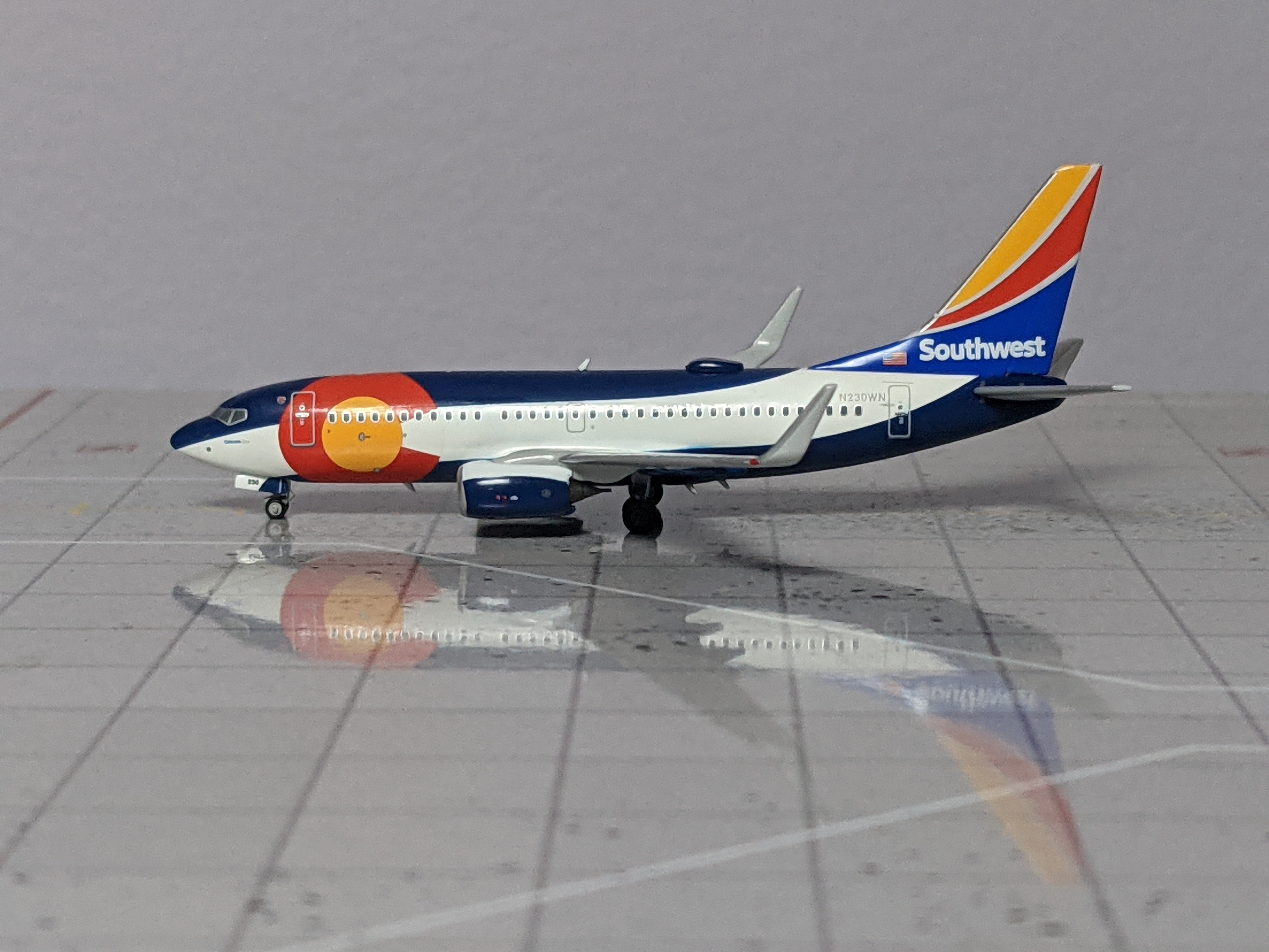 1:400 NG SOUTHWEST B737-700 N230WN