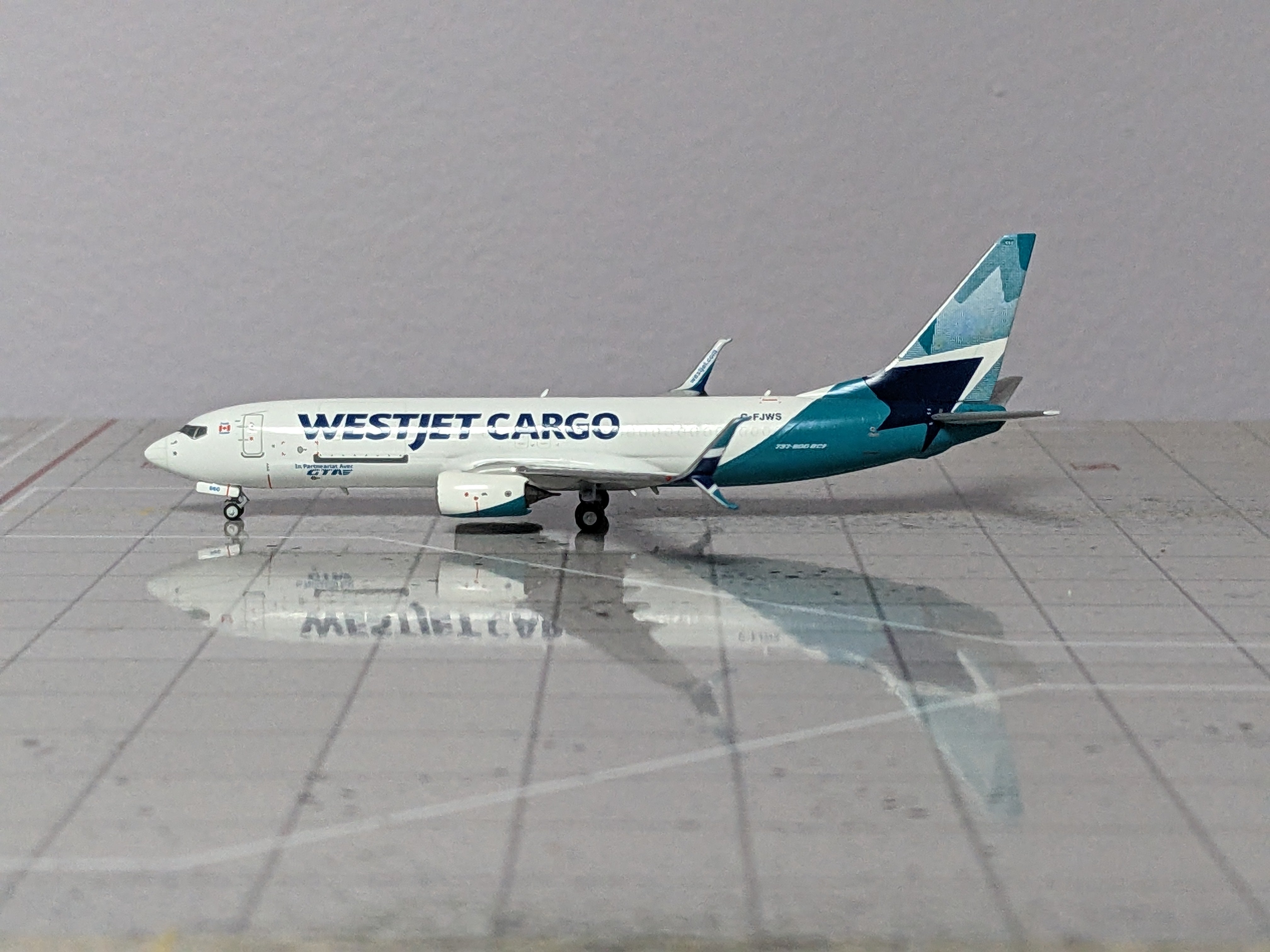 1:400 NG Westjet Cargo B737-800BCF C-FJWS scimitars