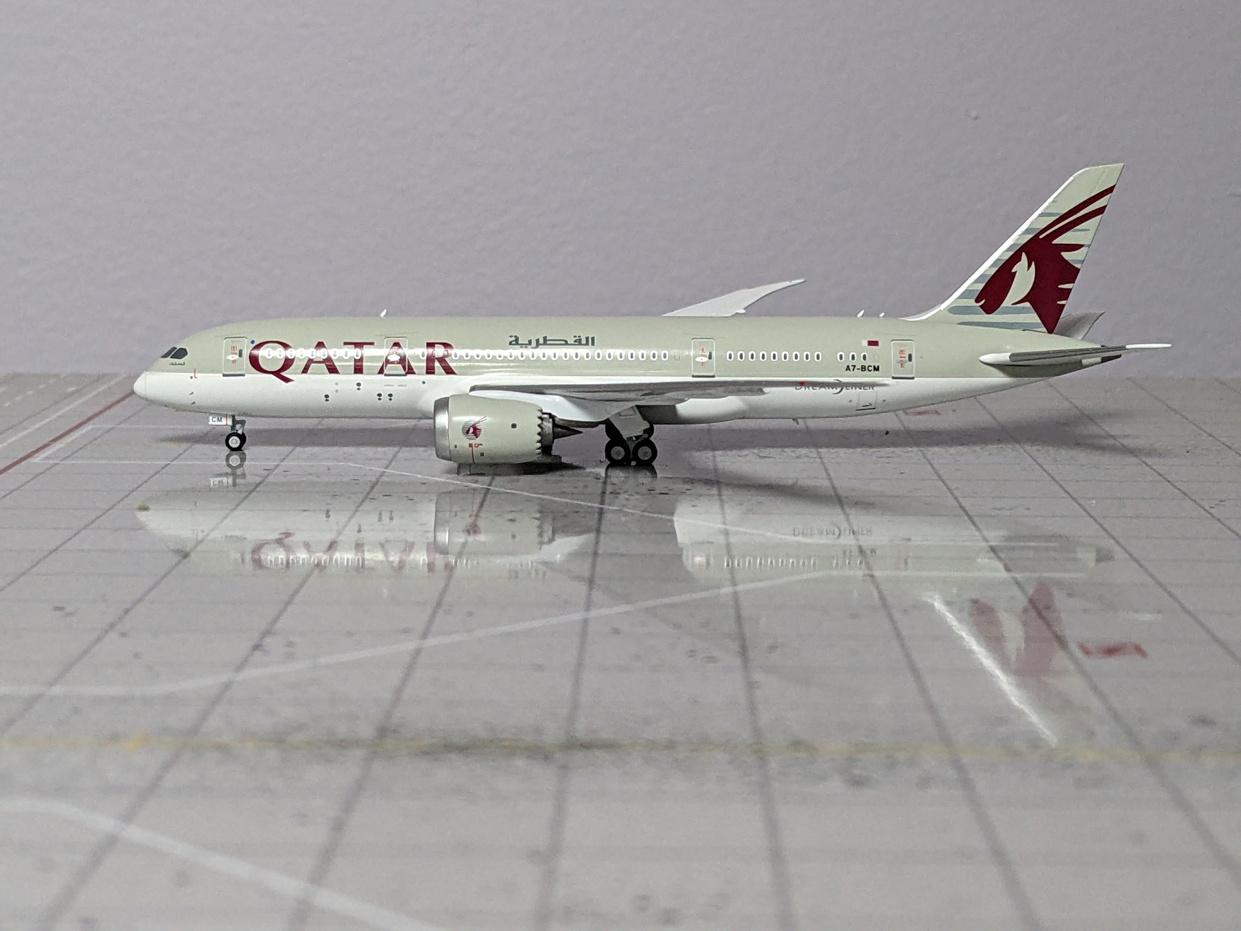 1:400 NG QATAR B787-8 A7-BCM