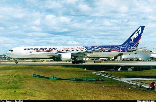 N76400 - The First 767-400