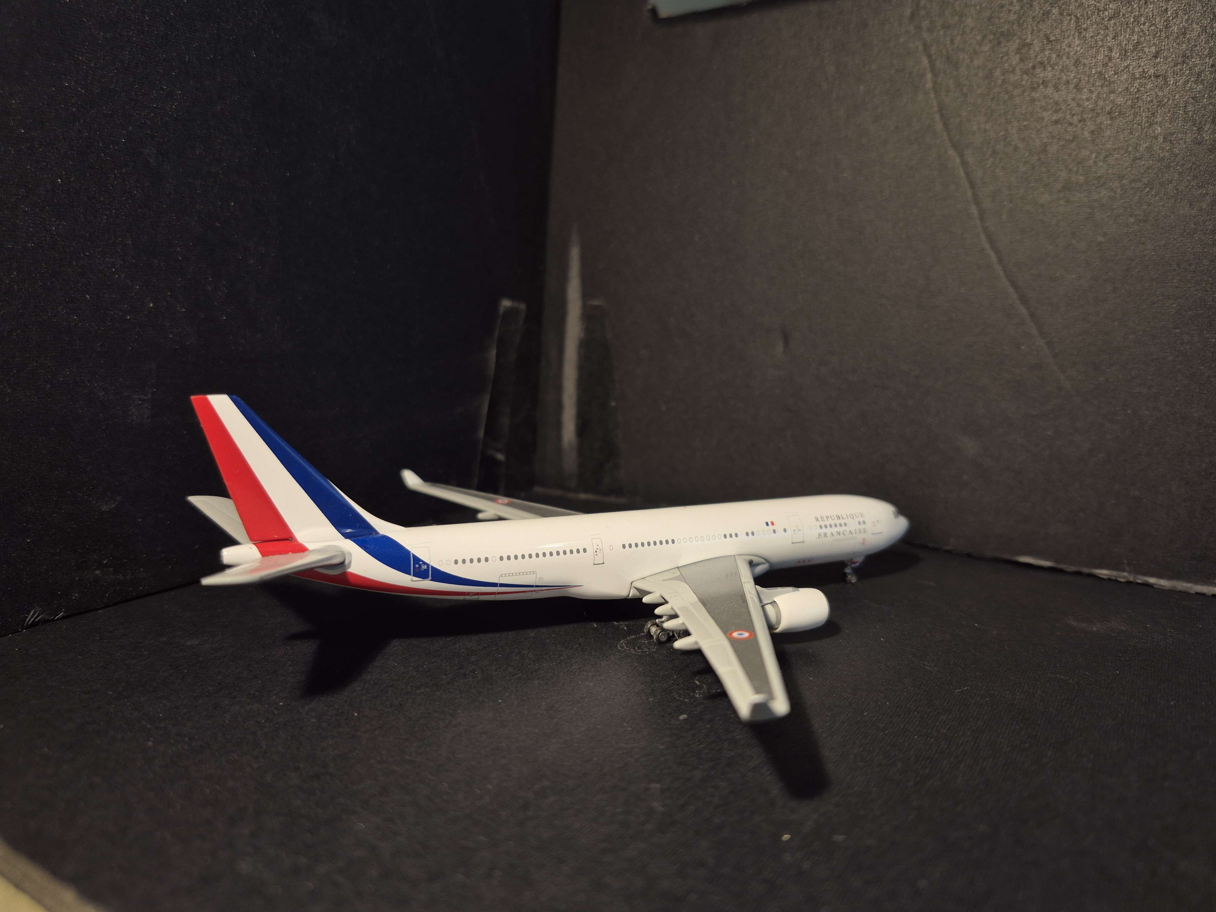 1:400 GEMINI FRENCH AIR FORCE A330-200 F-RARF