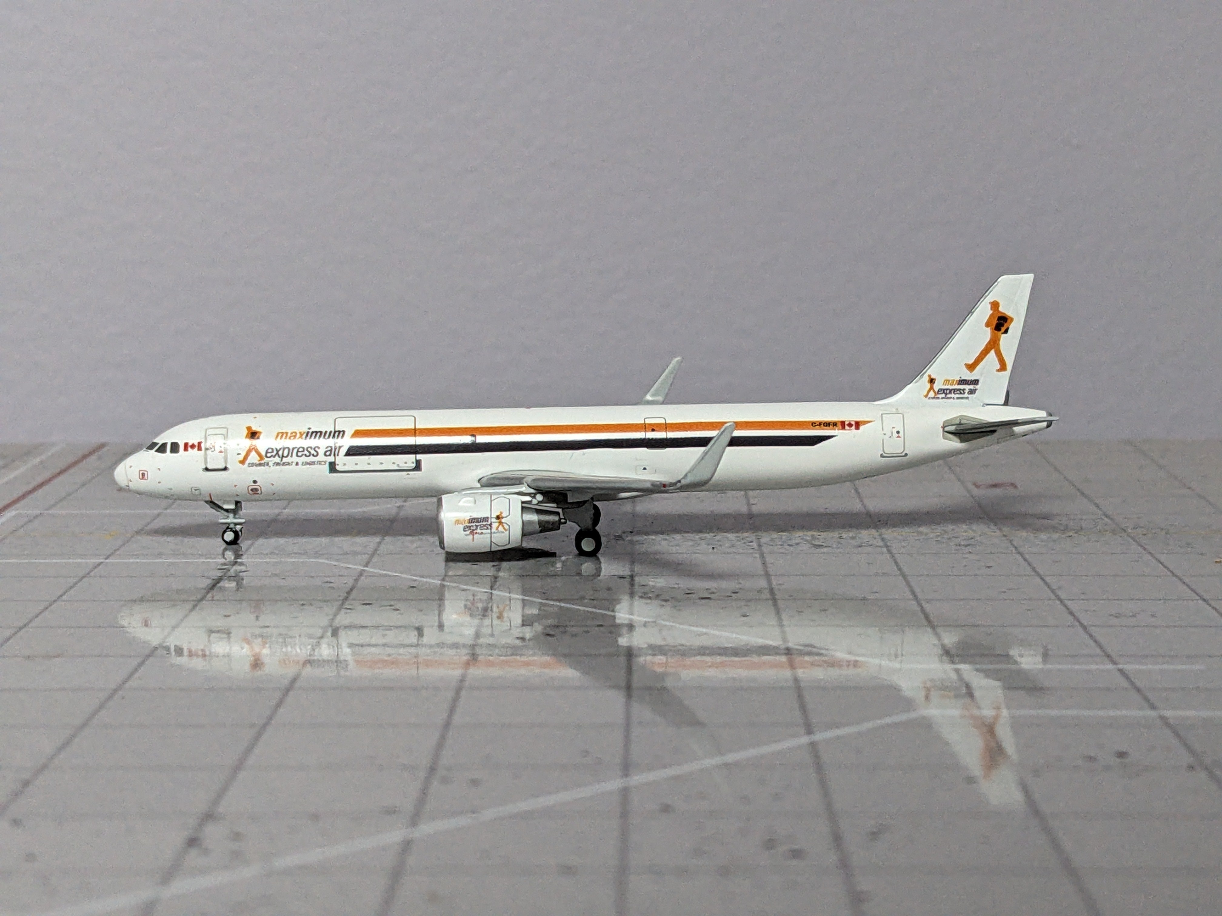 1:400 JC CUSTOM MAXIMUM EXPRESS A321 C-FGFR