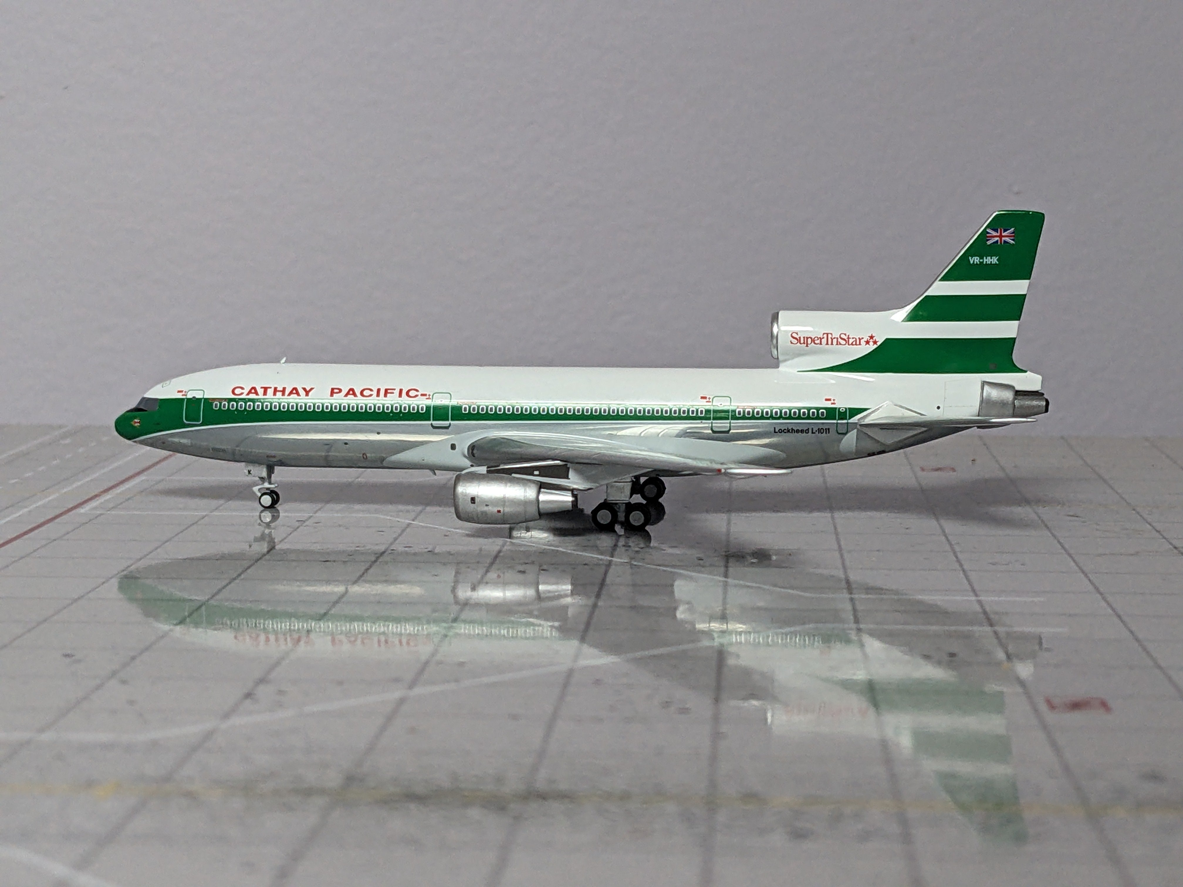 1:400 NG CATHAY PACIFIC L-1011-100 VR-HHK