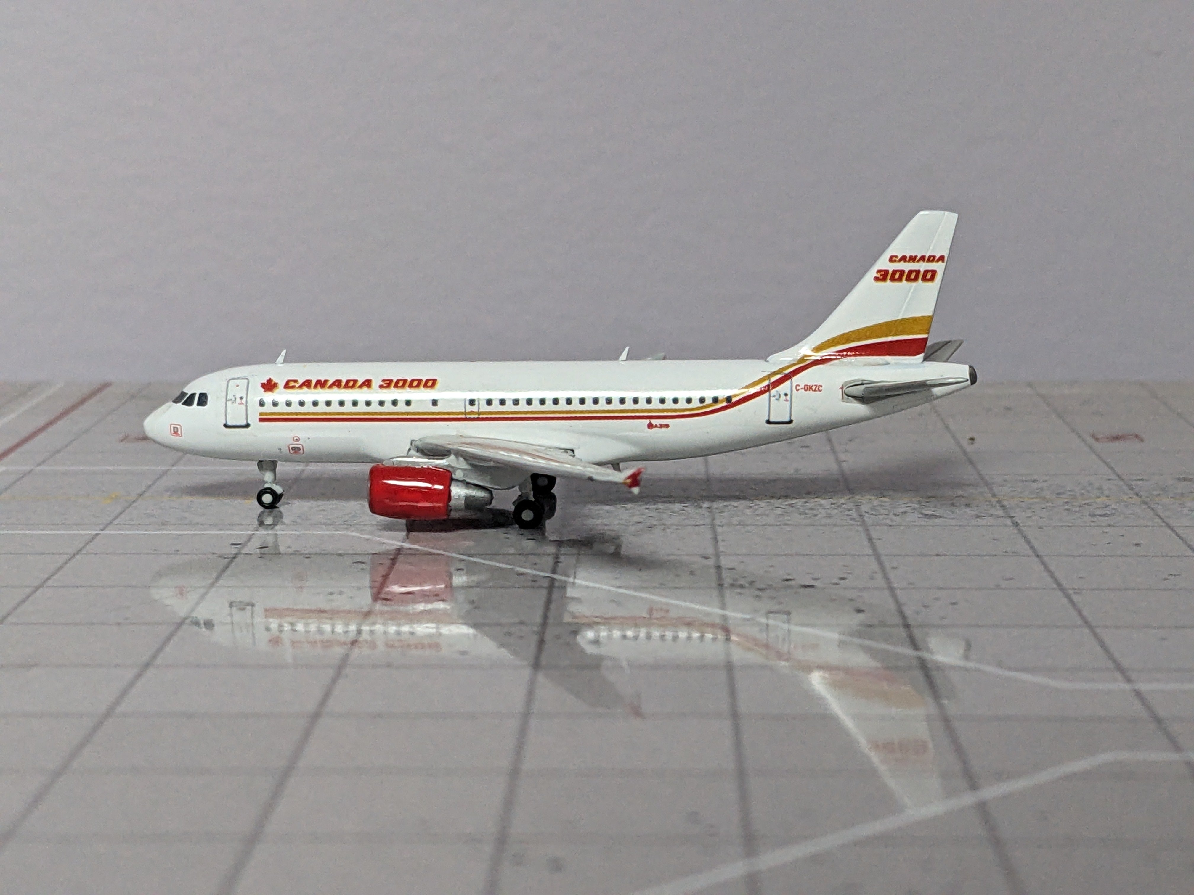 1:400 JC CUSTOM CANADA 3000 B737-300 C-GKZC