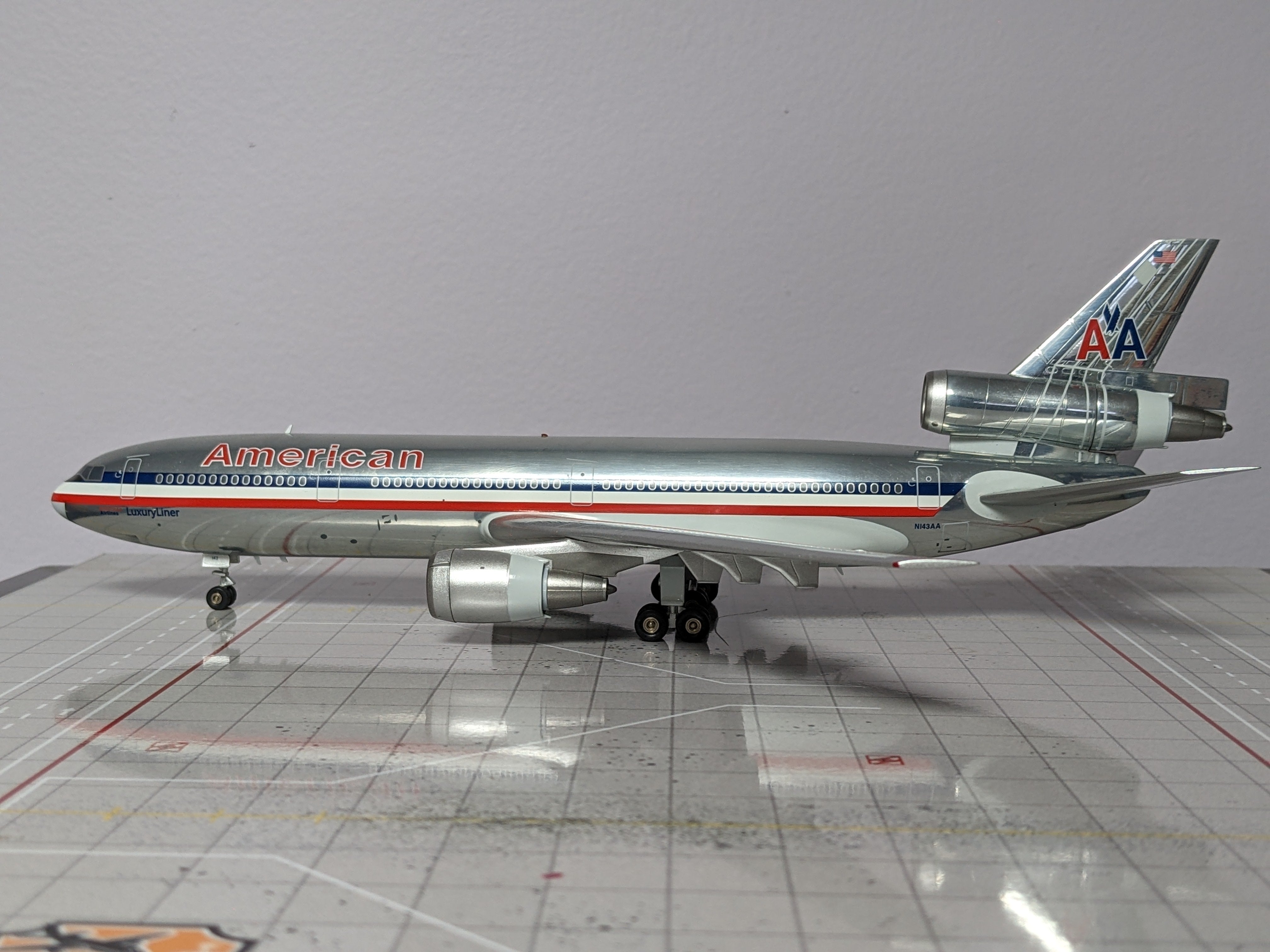 1:200 INFLIGHT AMERICAN DC-10-30 N143AA