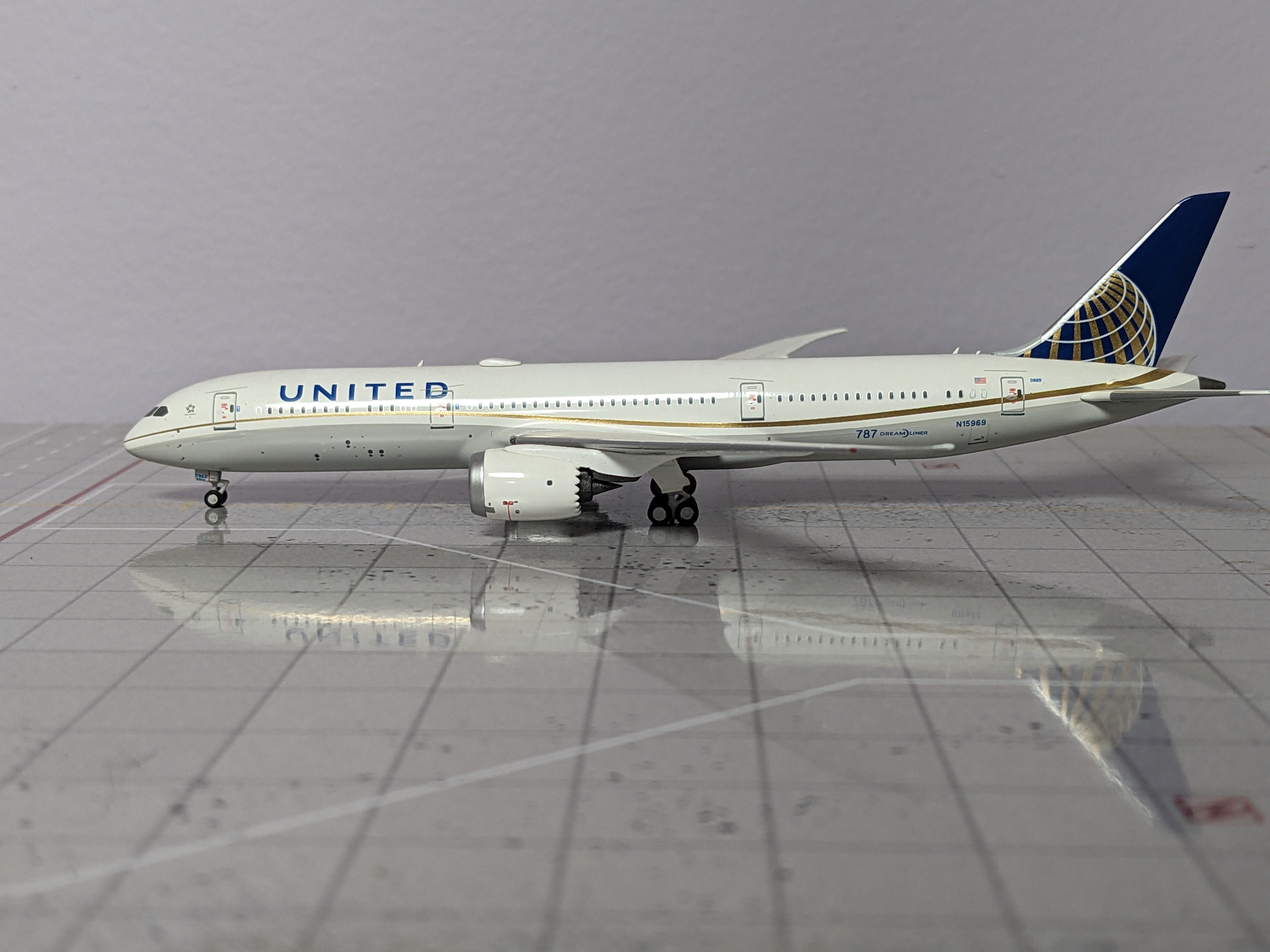 1:400 NG UNITED B787-9 N15969 "CONTINENTAL"
