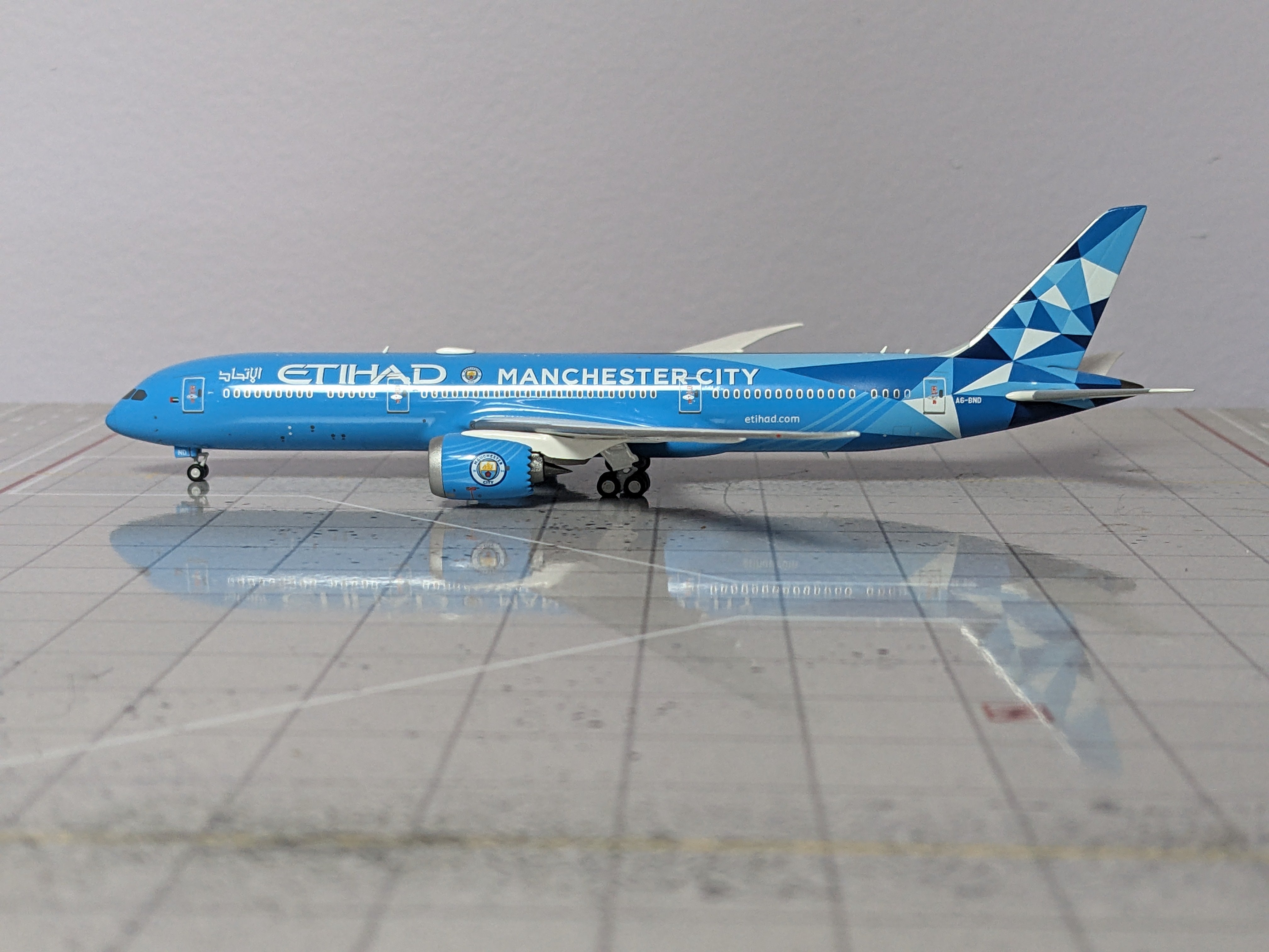 1:400 NG ETIHAD B787-9 A6-BND
