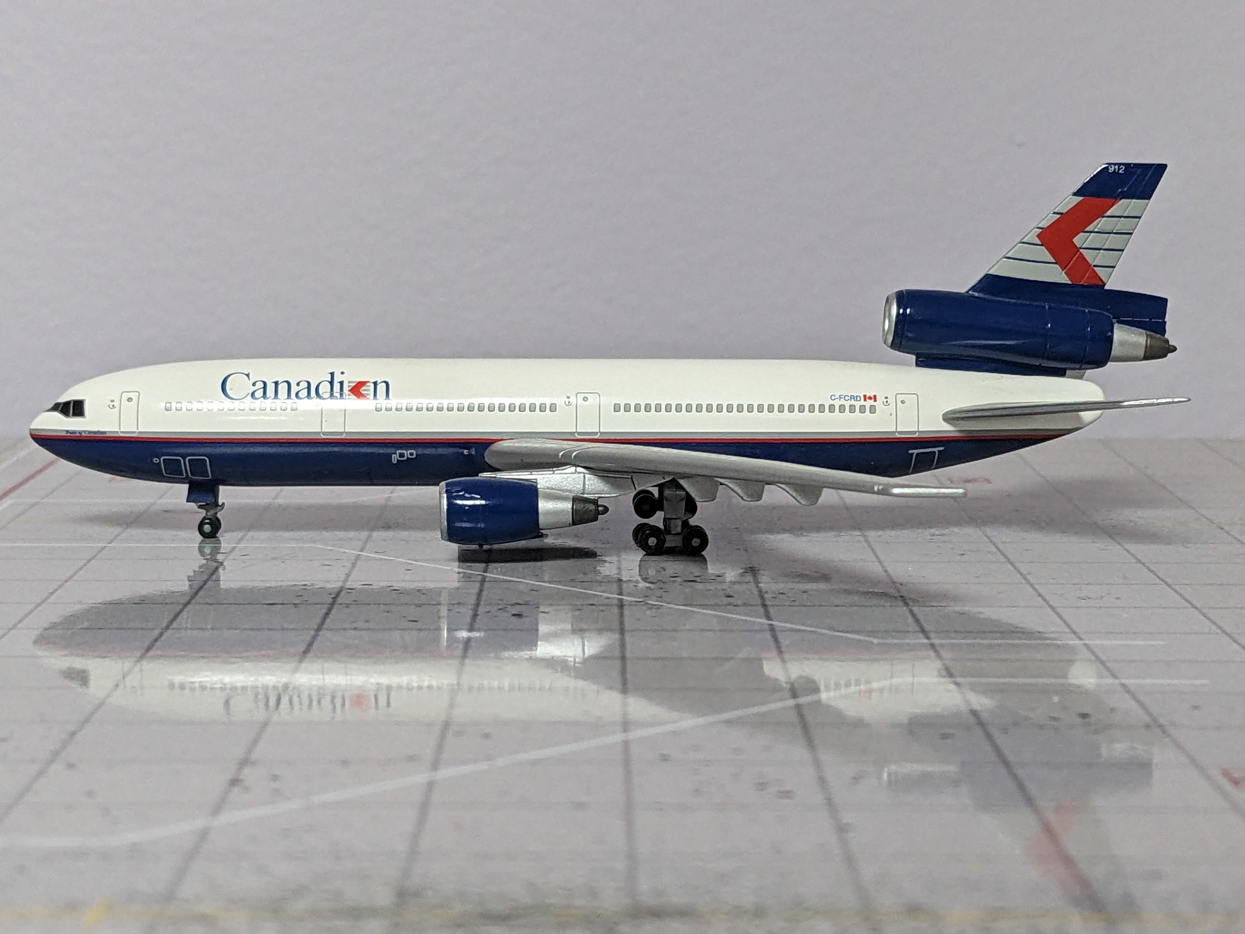 1:400 DRAGON CANADIAN DC-10-30 C-FCRD