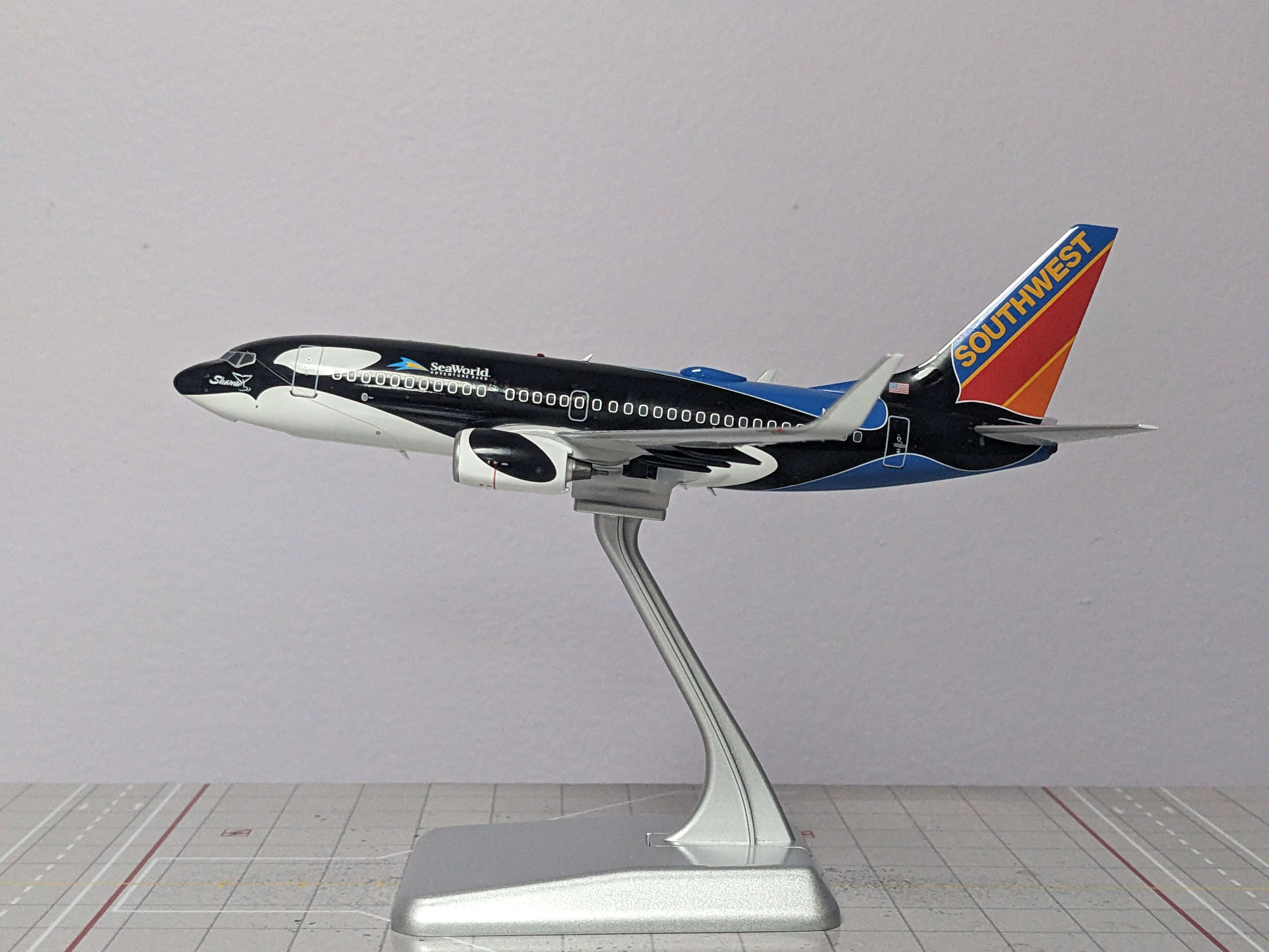NG 1:200 SOUTHWEST 737-700 N713SW "SHAMU"