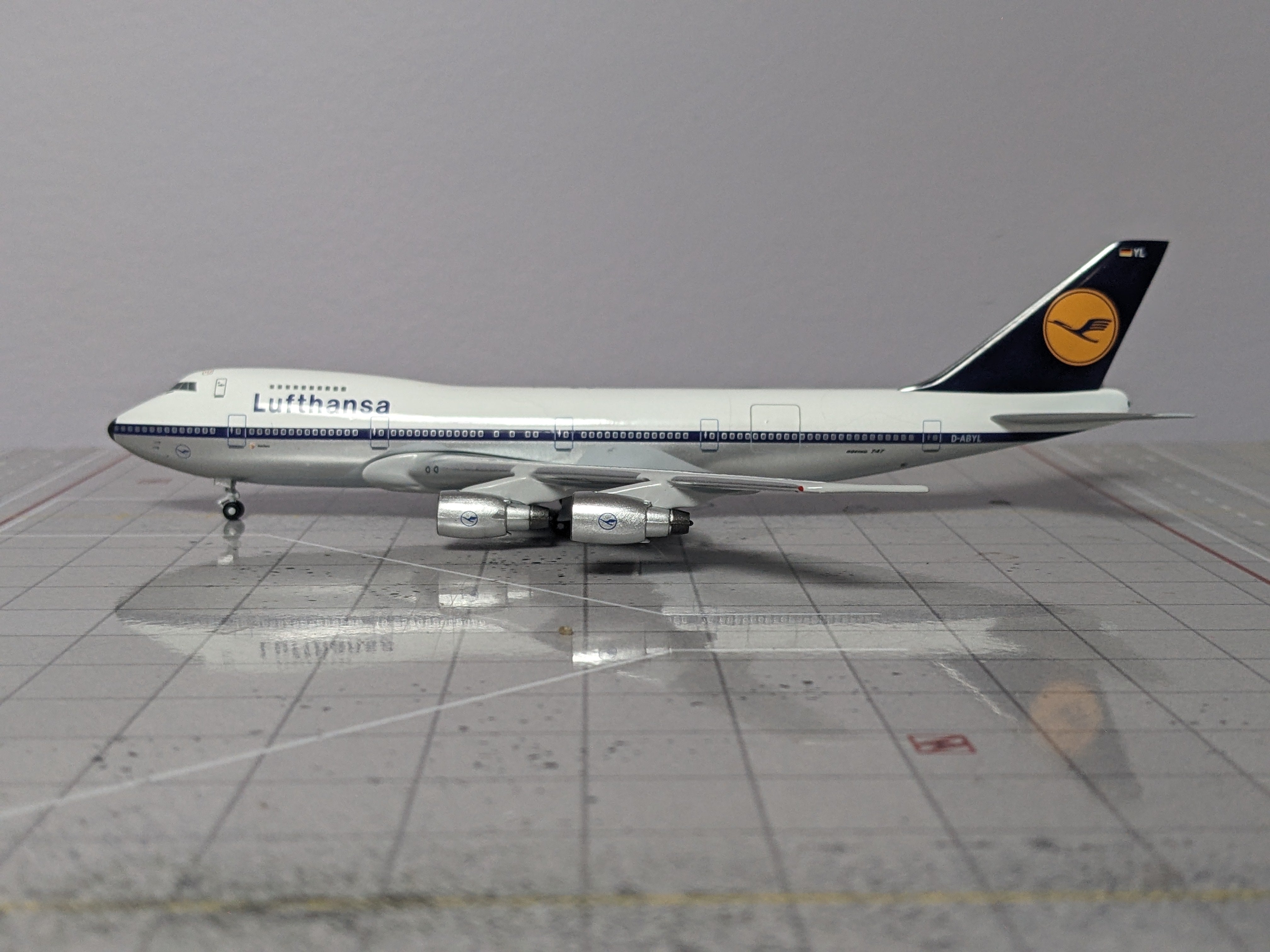 1:400 AEROCLASSICS LUFTHANSA B747-200 D-ABYL