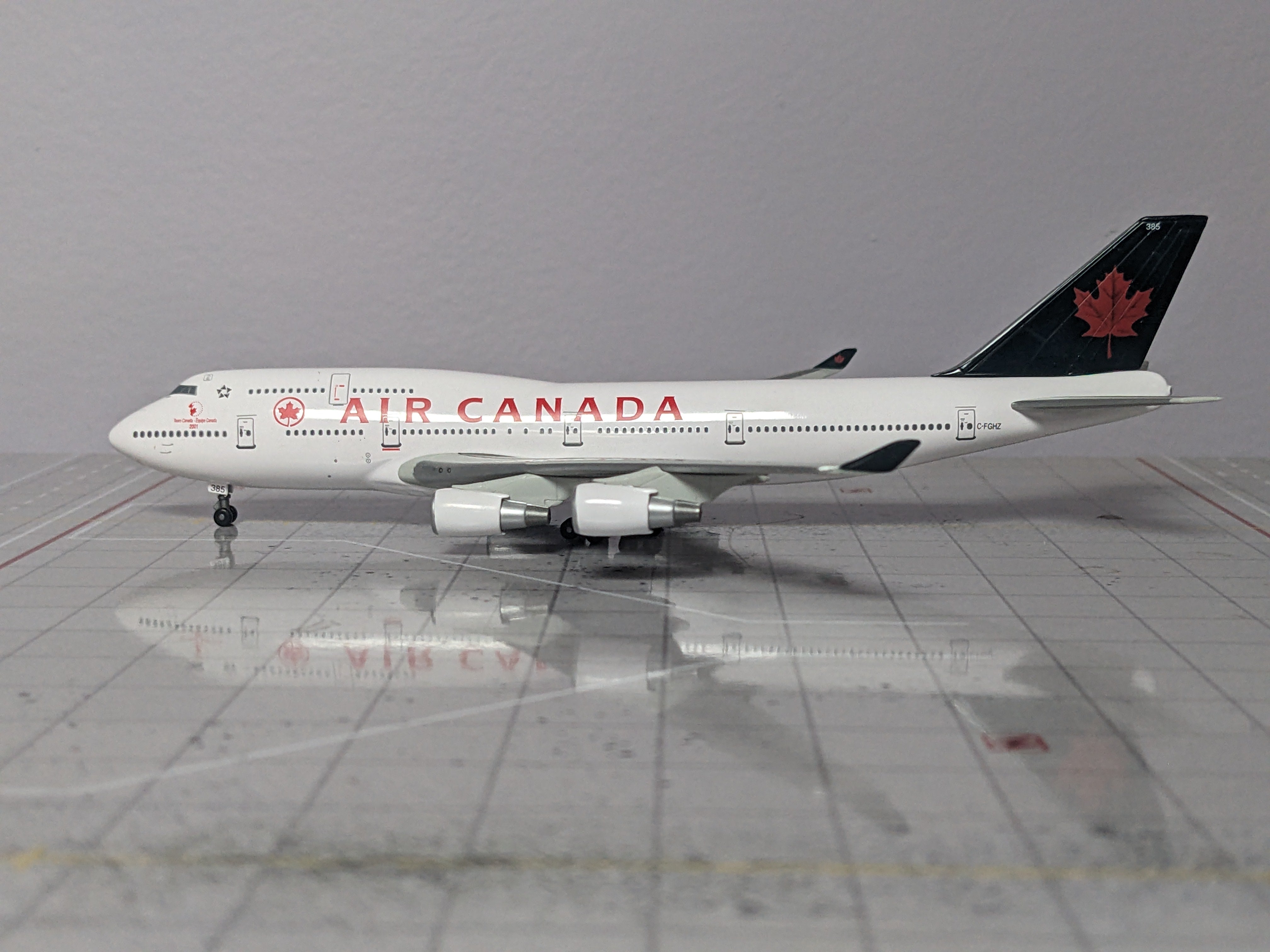 1:400 DRAGON AIR CANADA B747-400 C-FGHZ