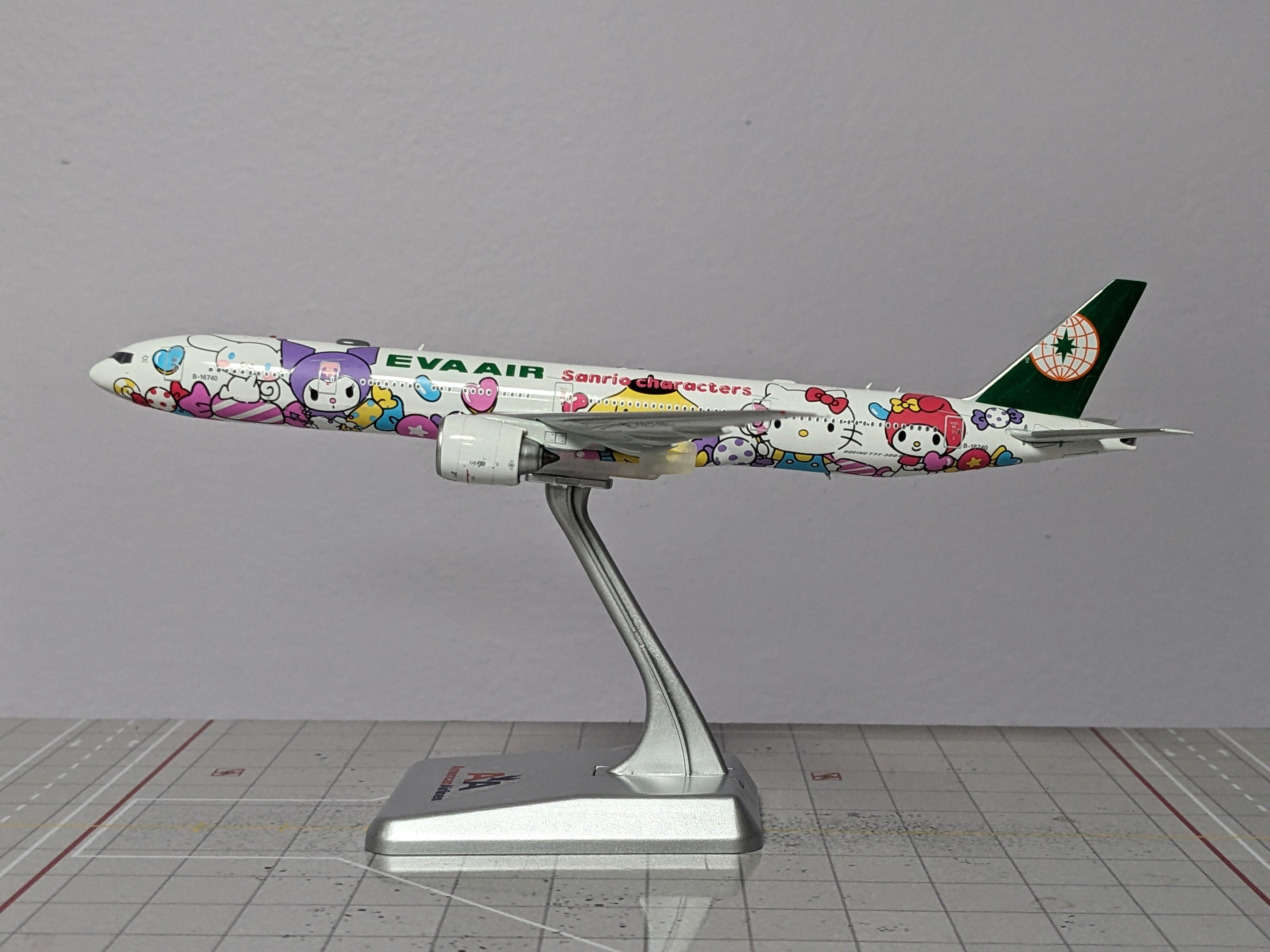 1:400 AV400 EVA B777-300ER B-16740