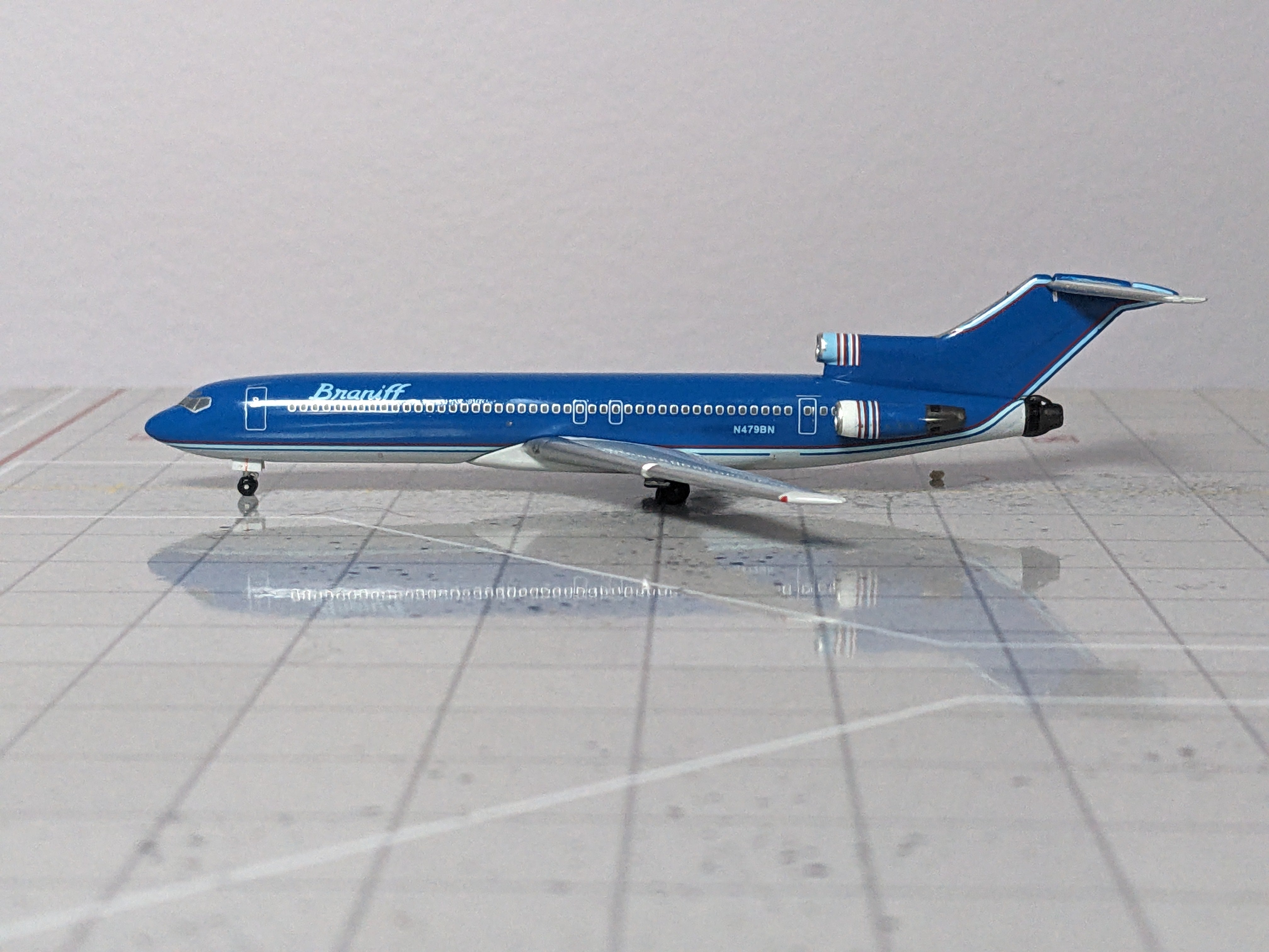 1:400 AEROCLASSICS BRANIFF B727 N479BN