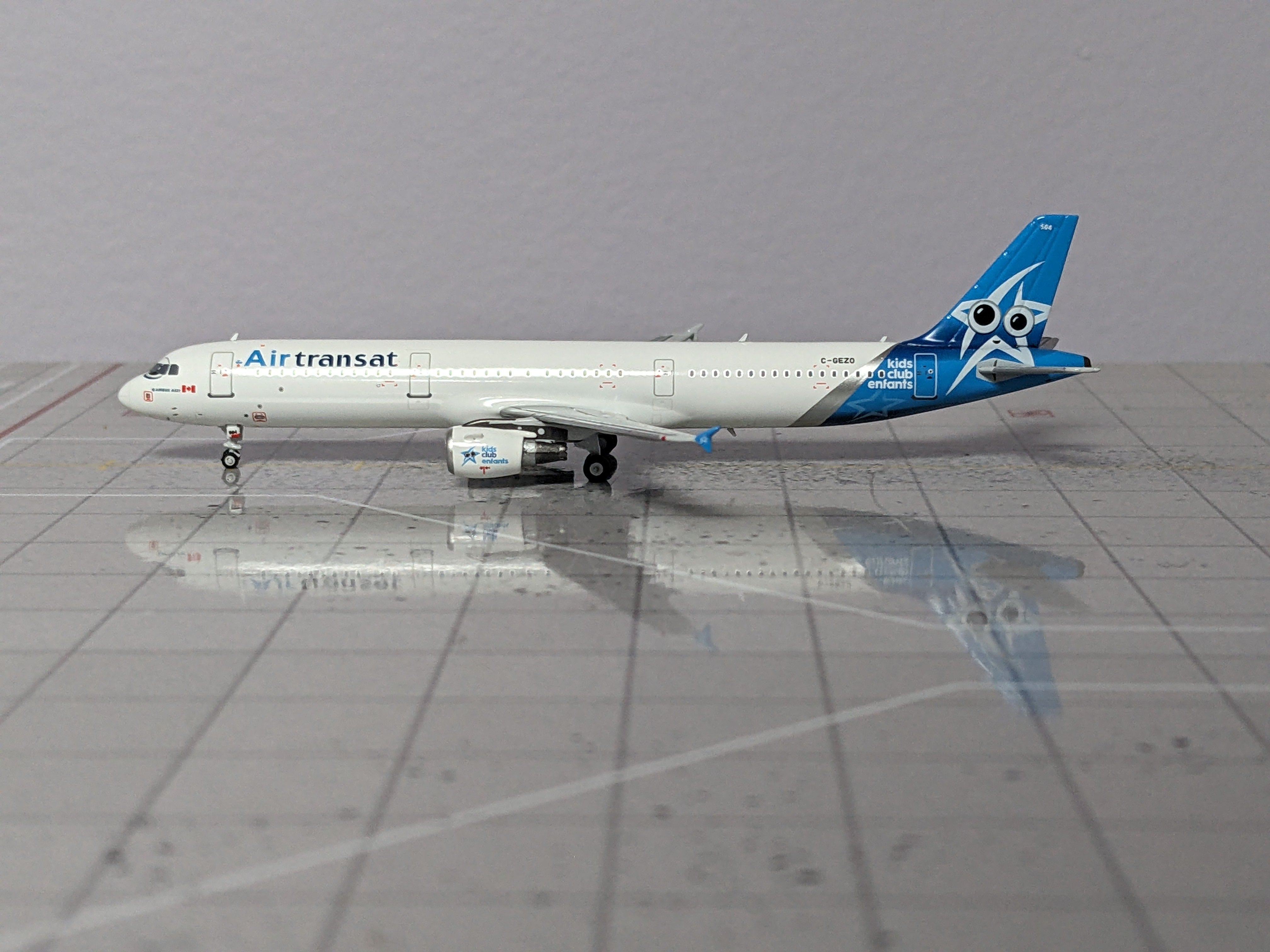 1:400 NG AIR TRANSAT A321 C-GEZO