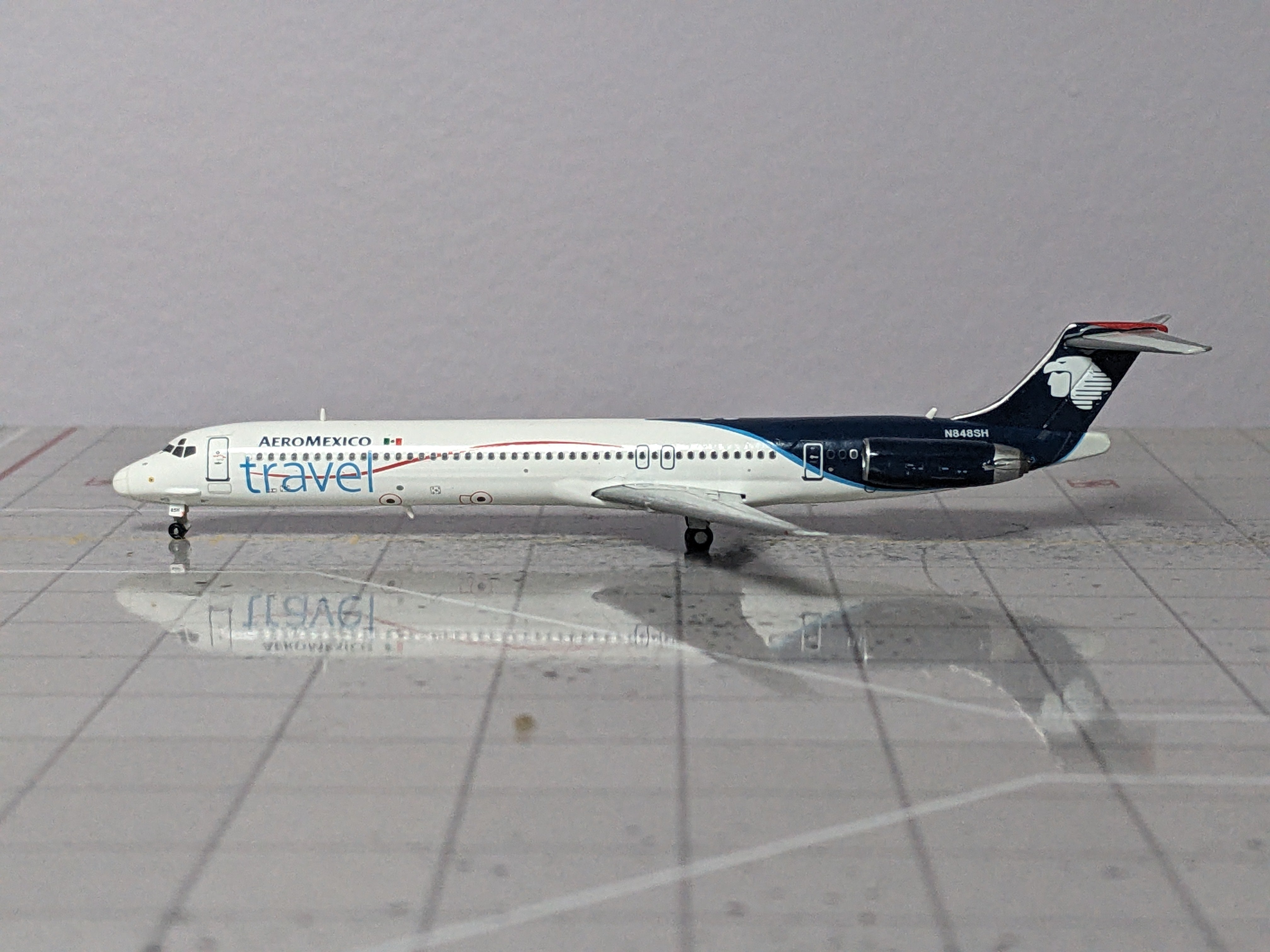 1:400 GEMINI AEROMEXICO TRAVEL MD-83 N848SH