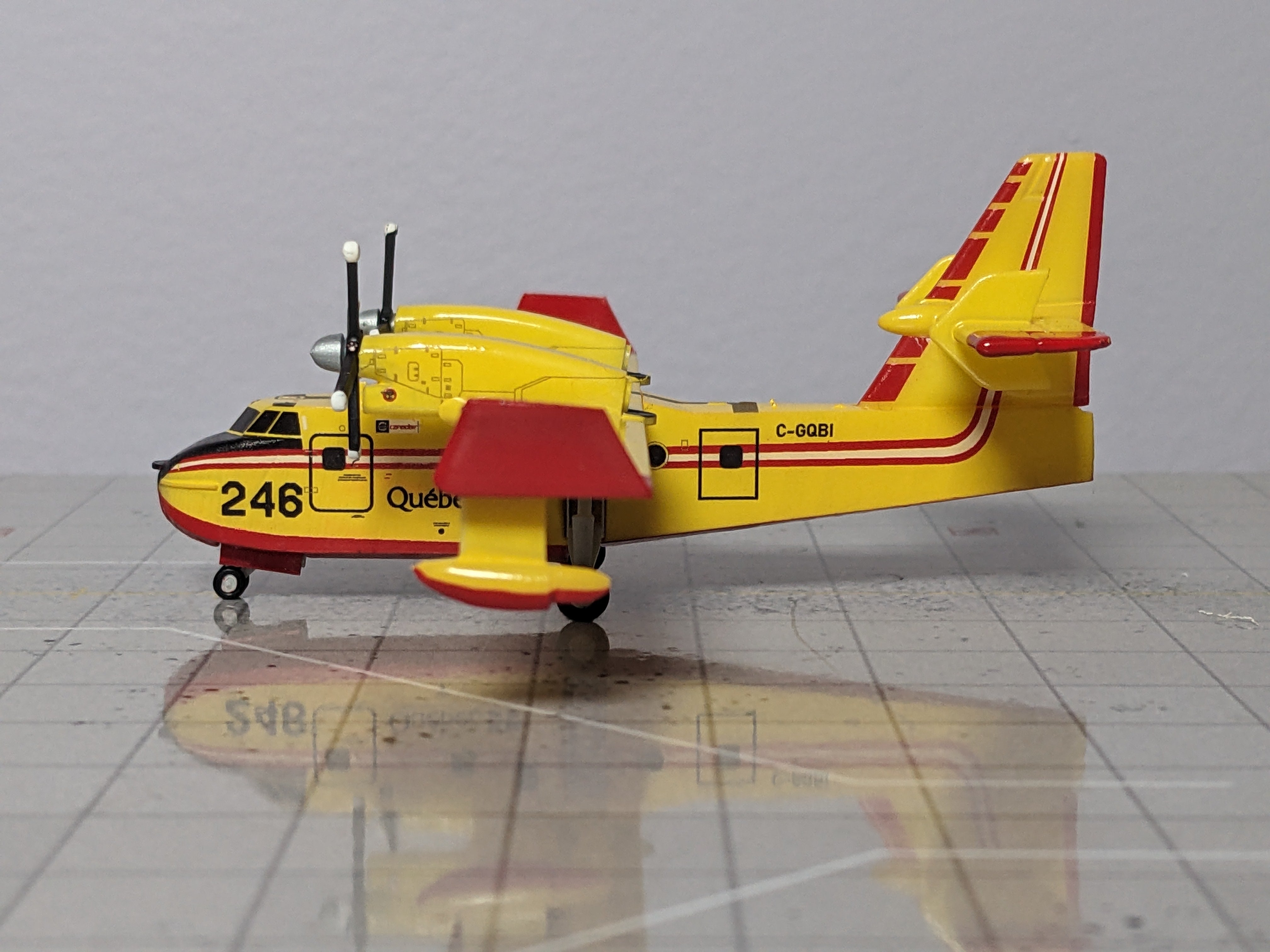 1:200 3DD QUEBEC CL-415 SUPER SCOOPER