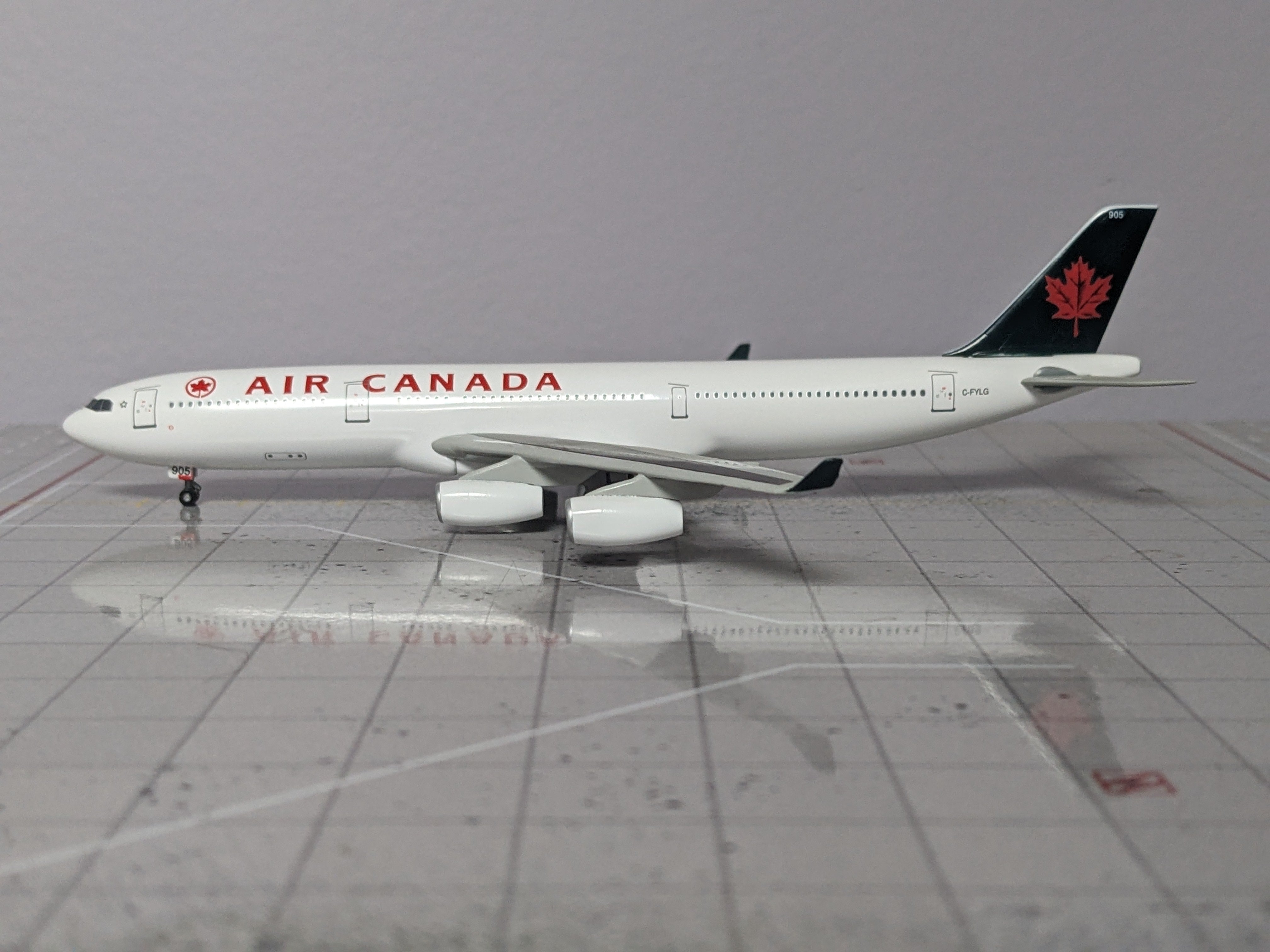 1:400 DRAGON AIR CANADA A340-300 C-FYLG