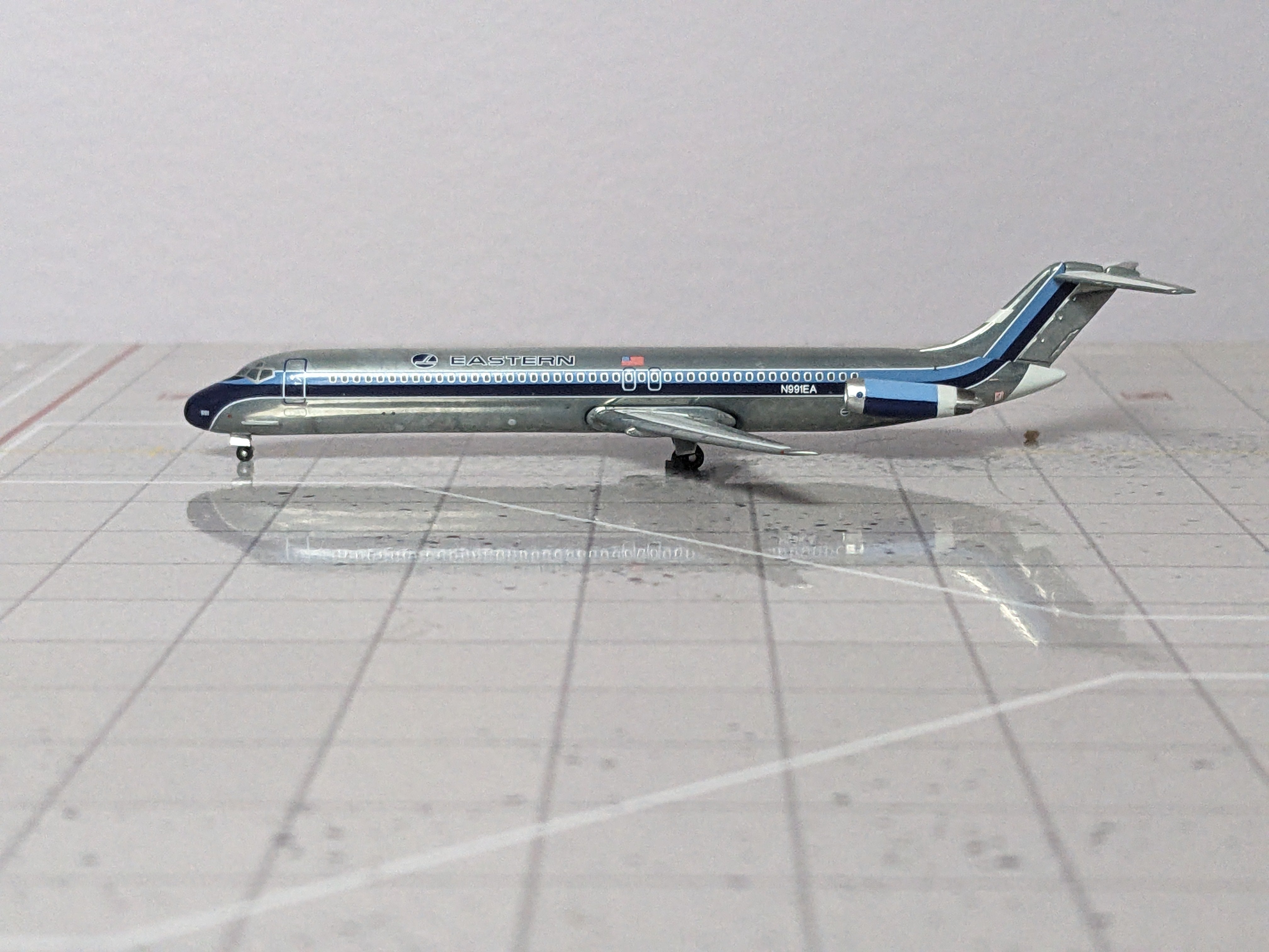 1:400 AEROCLASSICS EASTERN DC-9-30 N991EA