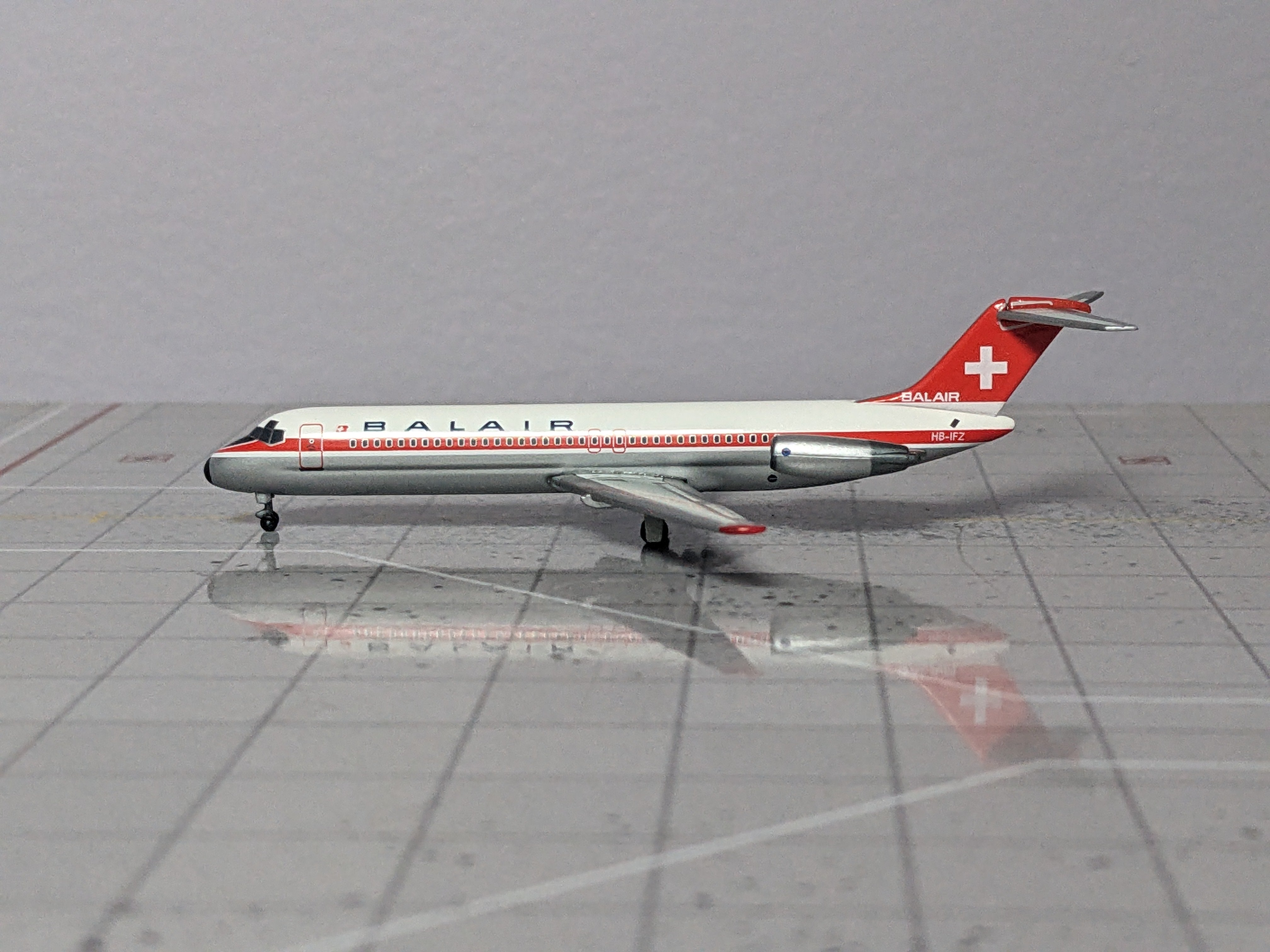 1:400 TUCANO BALAIR DC-9-32 HB-IFZ