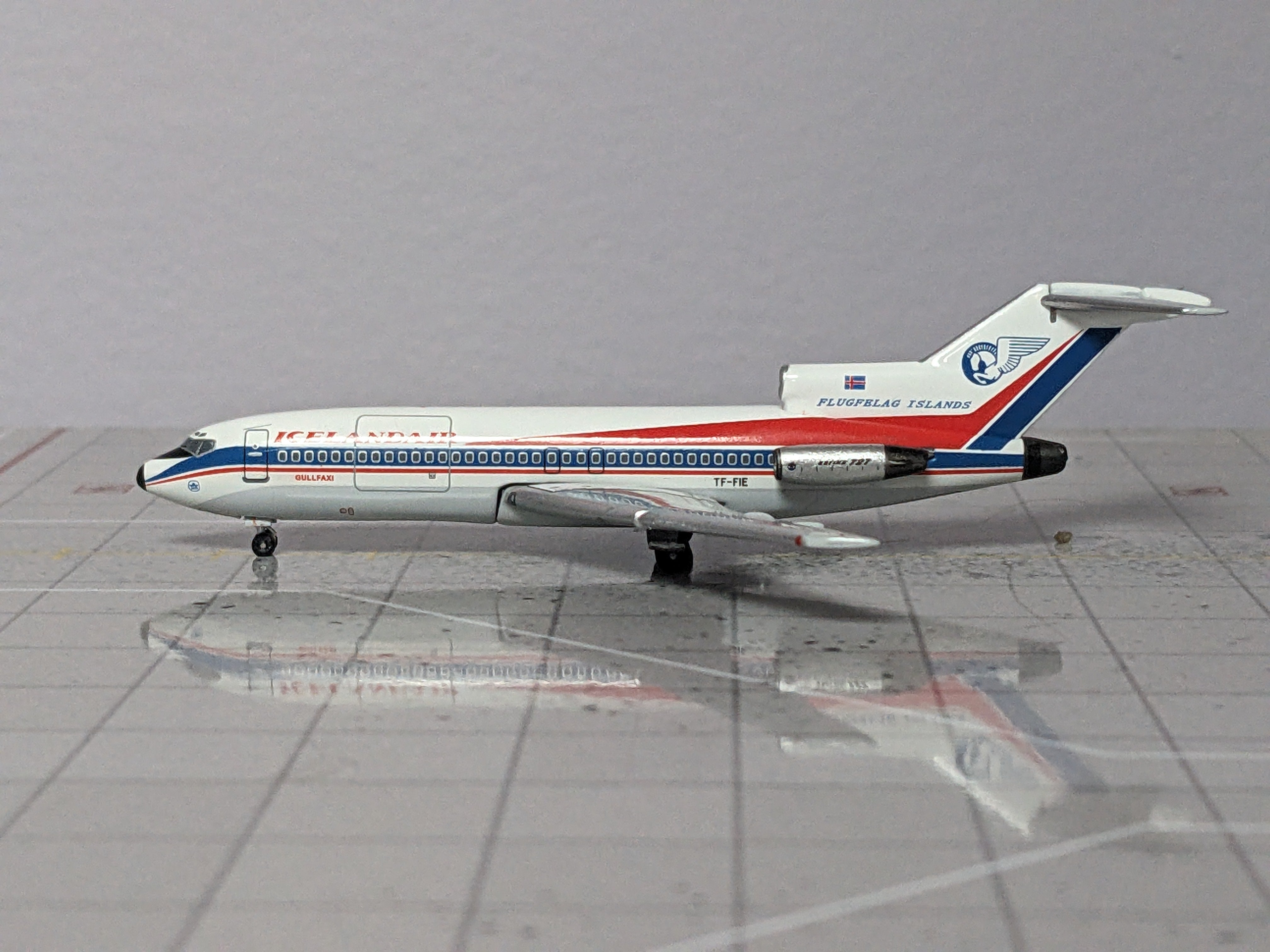 1:400 AEROCLASSICS ICELANDAIR B727-200 TF-FIE