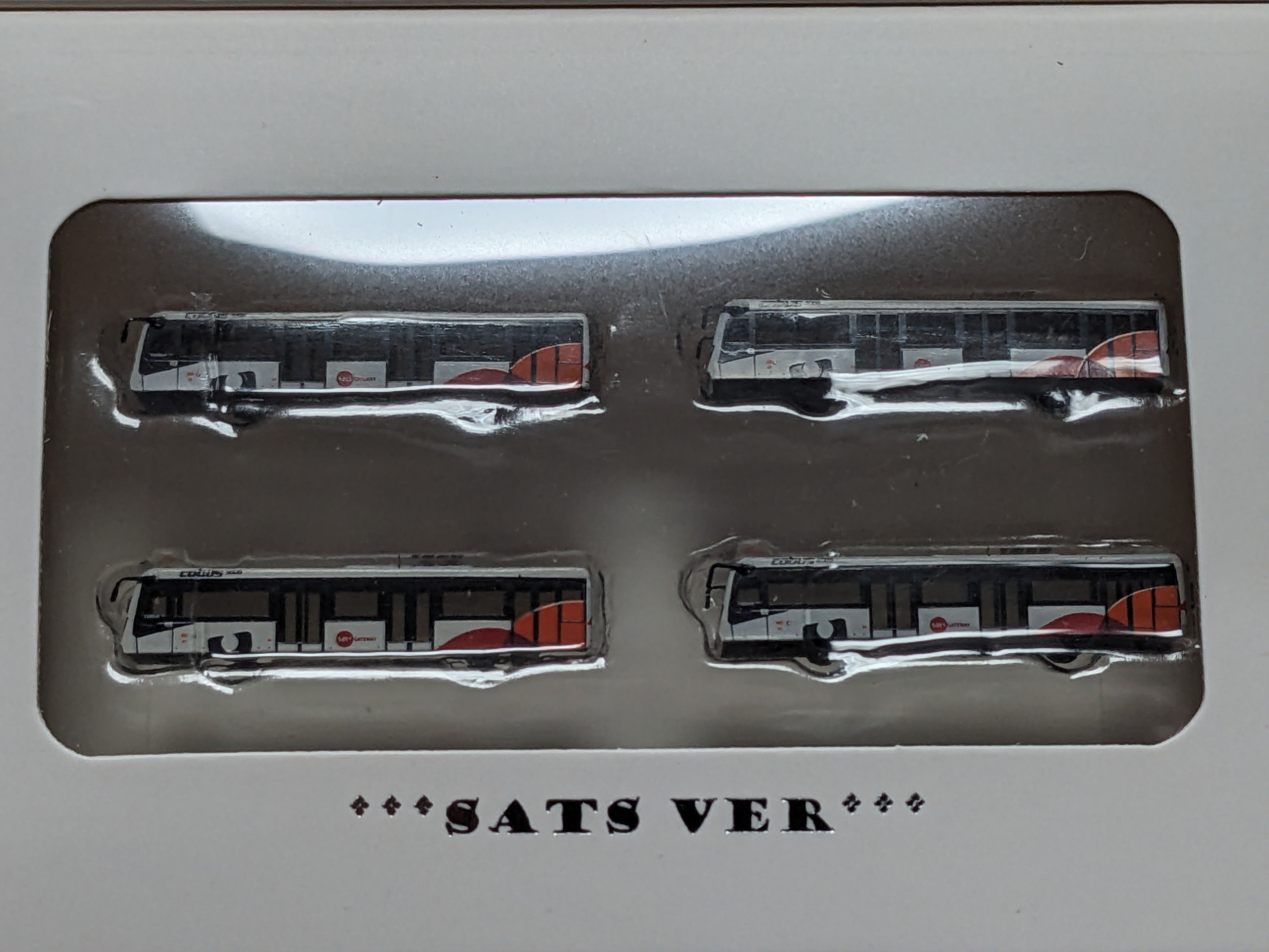 1:400 AIRPORT BUS 4 PACK COBUS