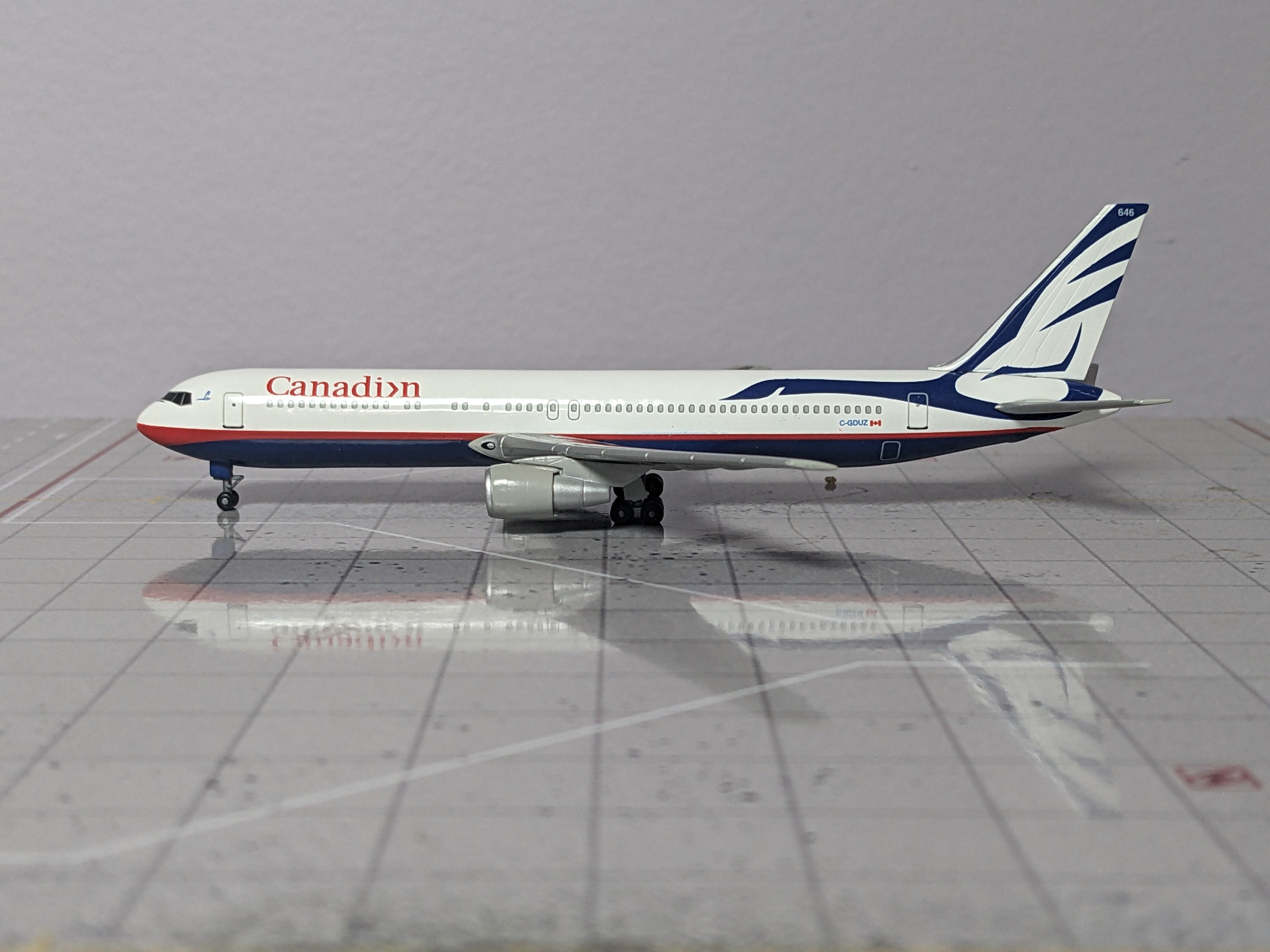1:400 DRAGON CANADIAN B767-300 C-GDUZ "PROUD WINGS" "GOOSED"