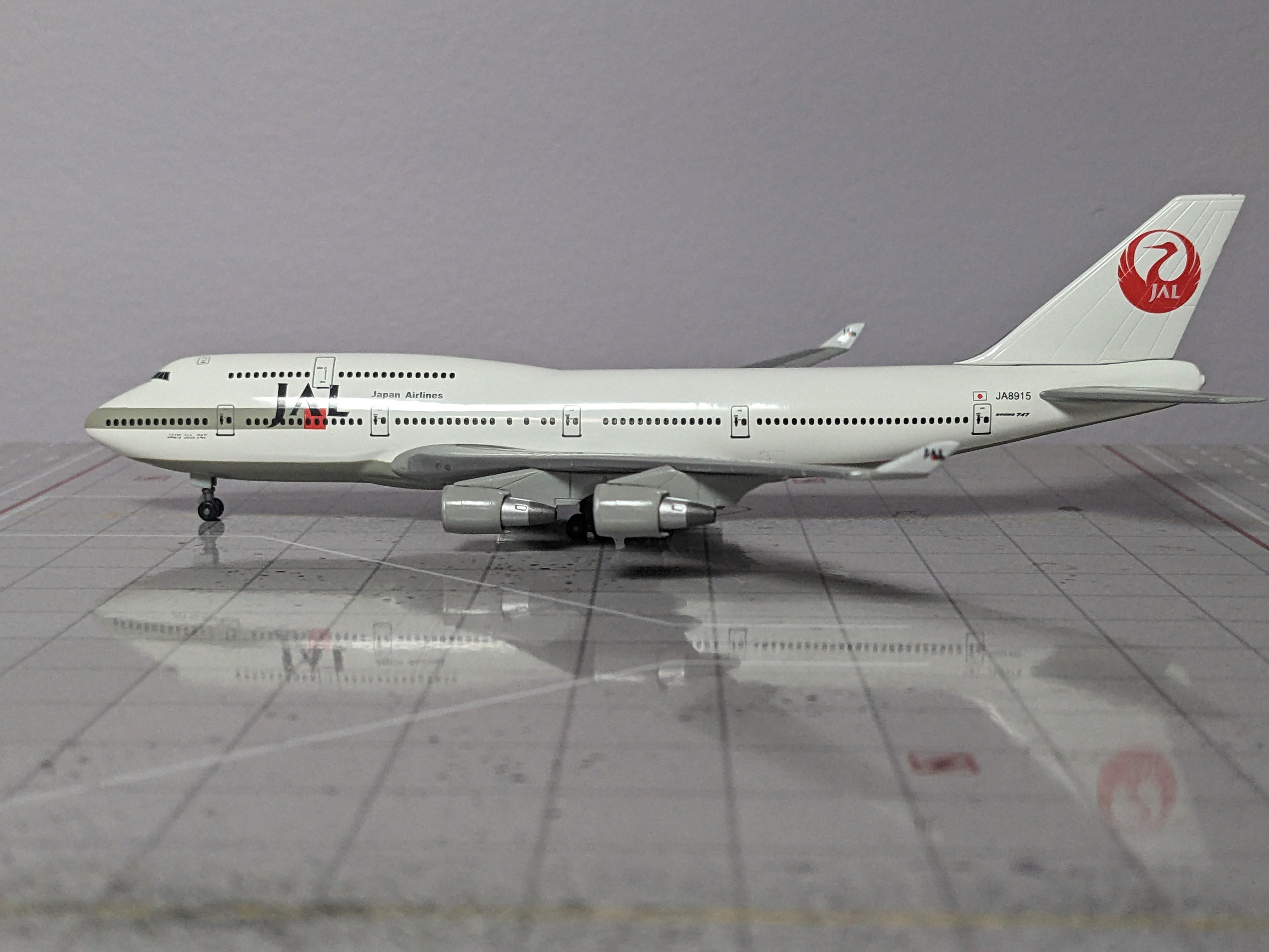 1:400 DRAGON JAL 747-400 JA8915