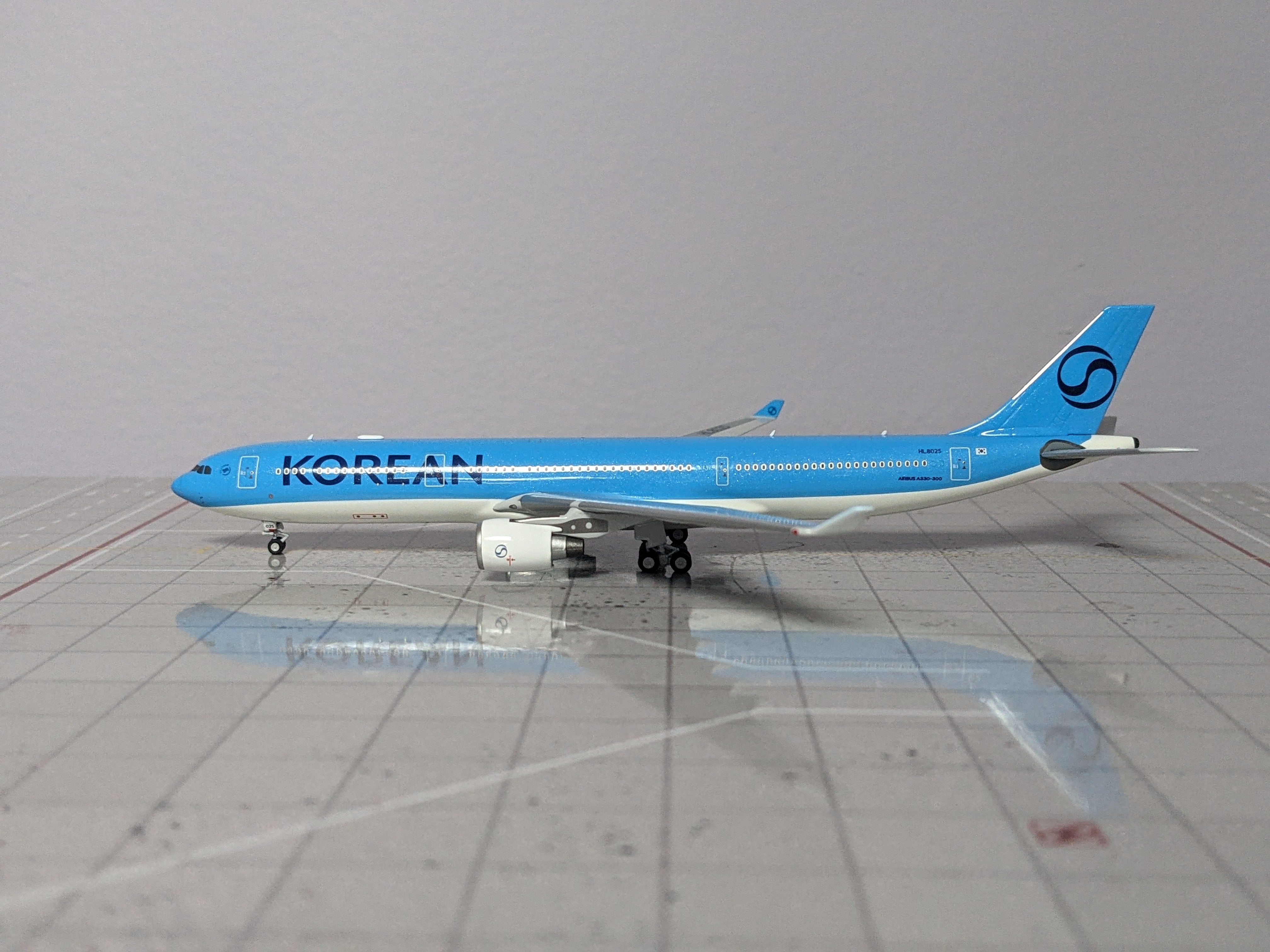 1:400 NG KOREAN A330-300 HL8025