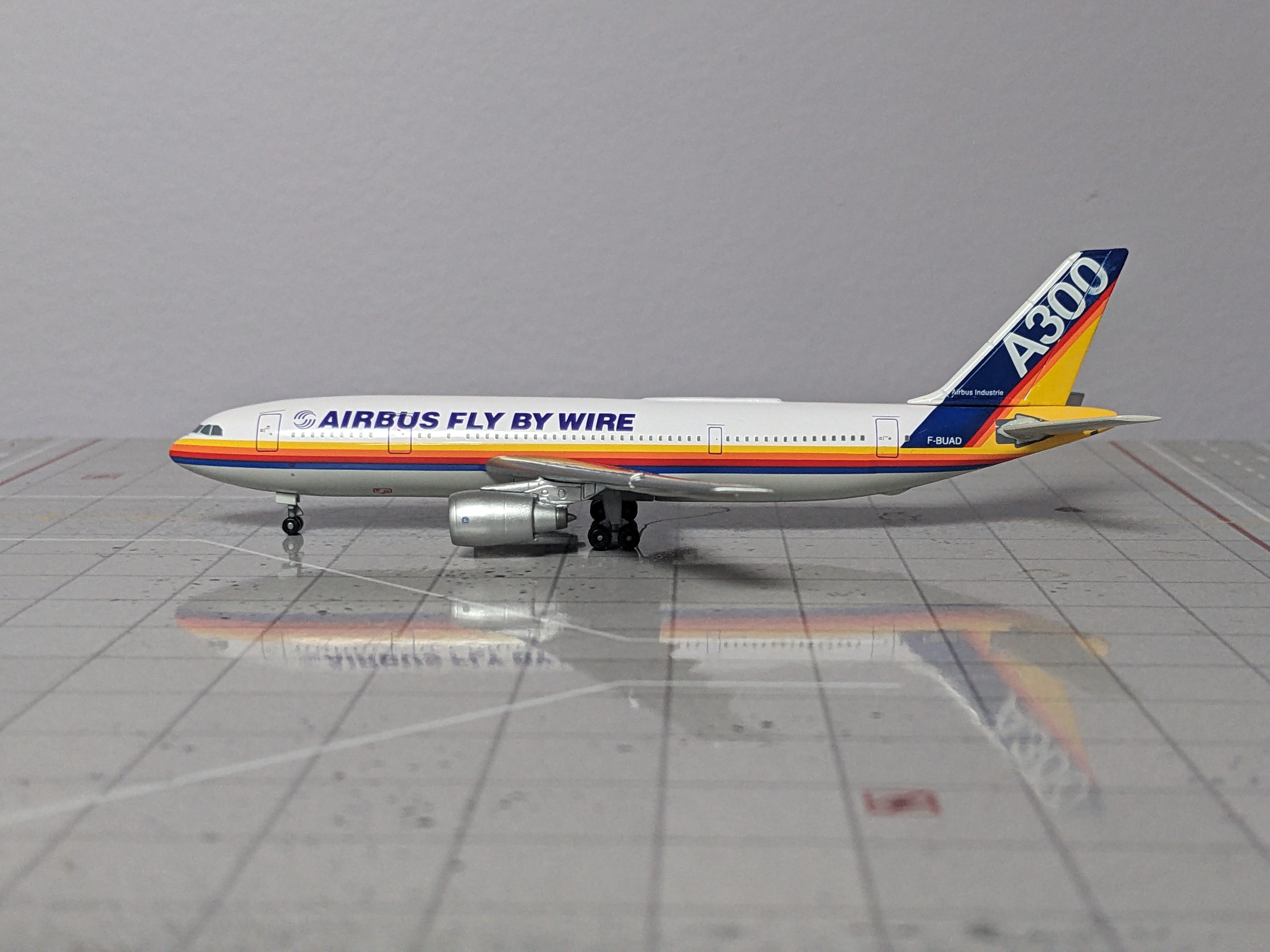 1:400 DRAGON HOUSE A300 F-BUAD